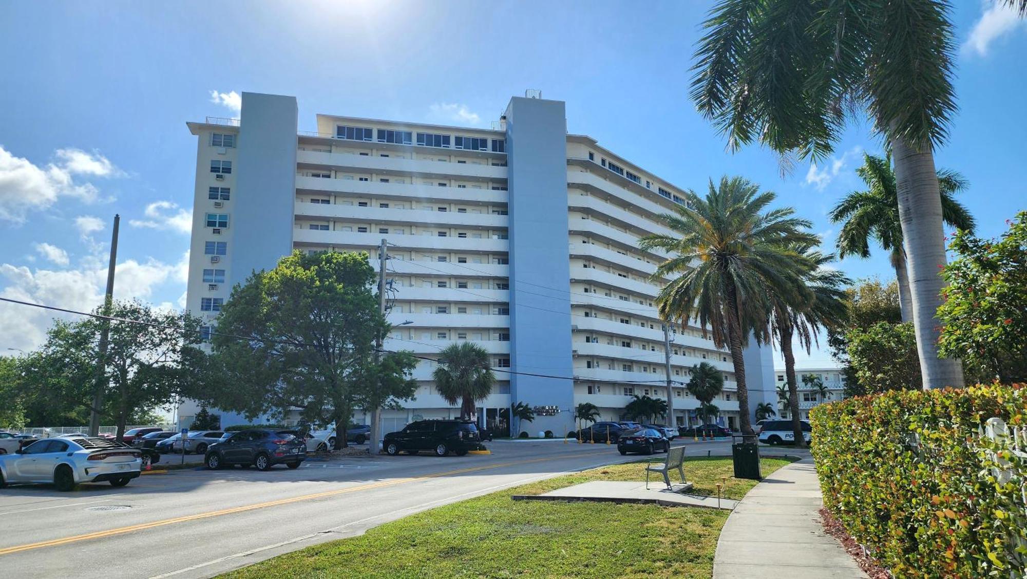 Bayfront Breathtaking Views- One Bedroom W Balcony- Living -free Parking Appartamento