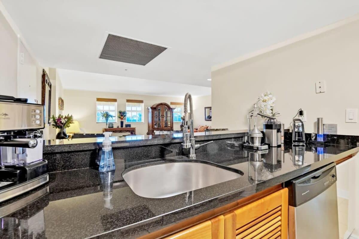 New Amazing Large 3br Direct Oceanfront Penthouse On Ocean Drive!! Appartamento