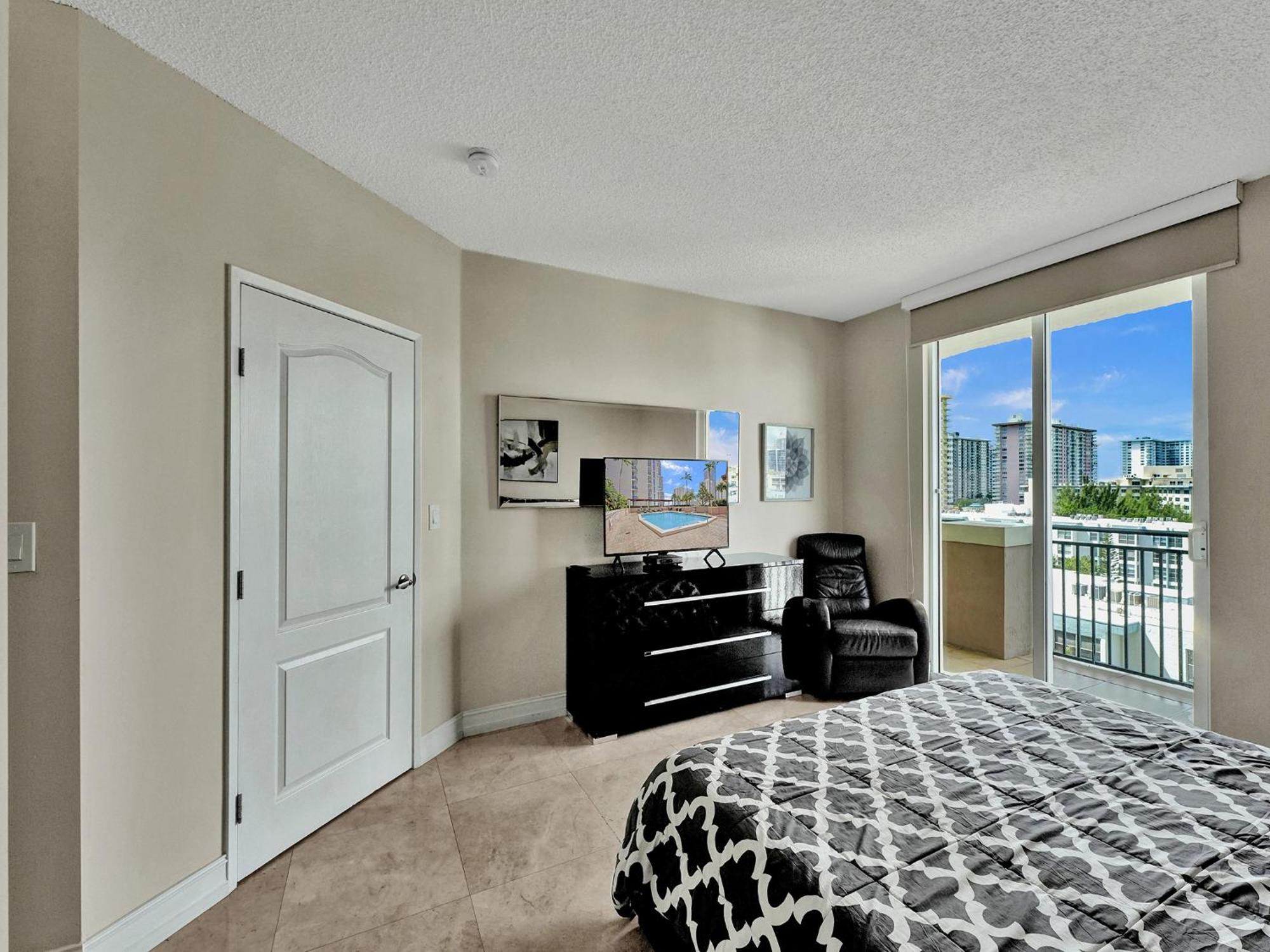 King David Sunny Isles Apartment *