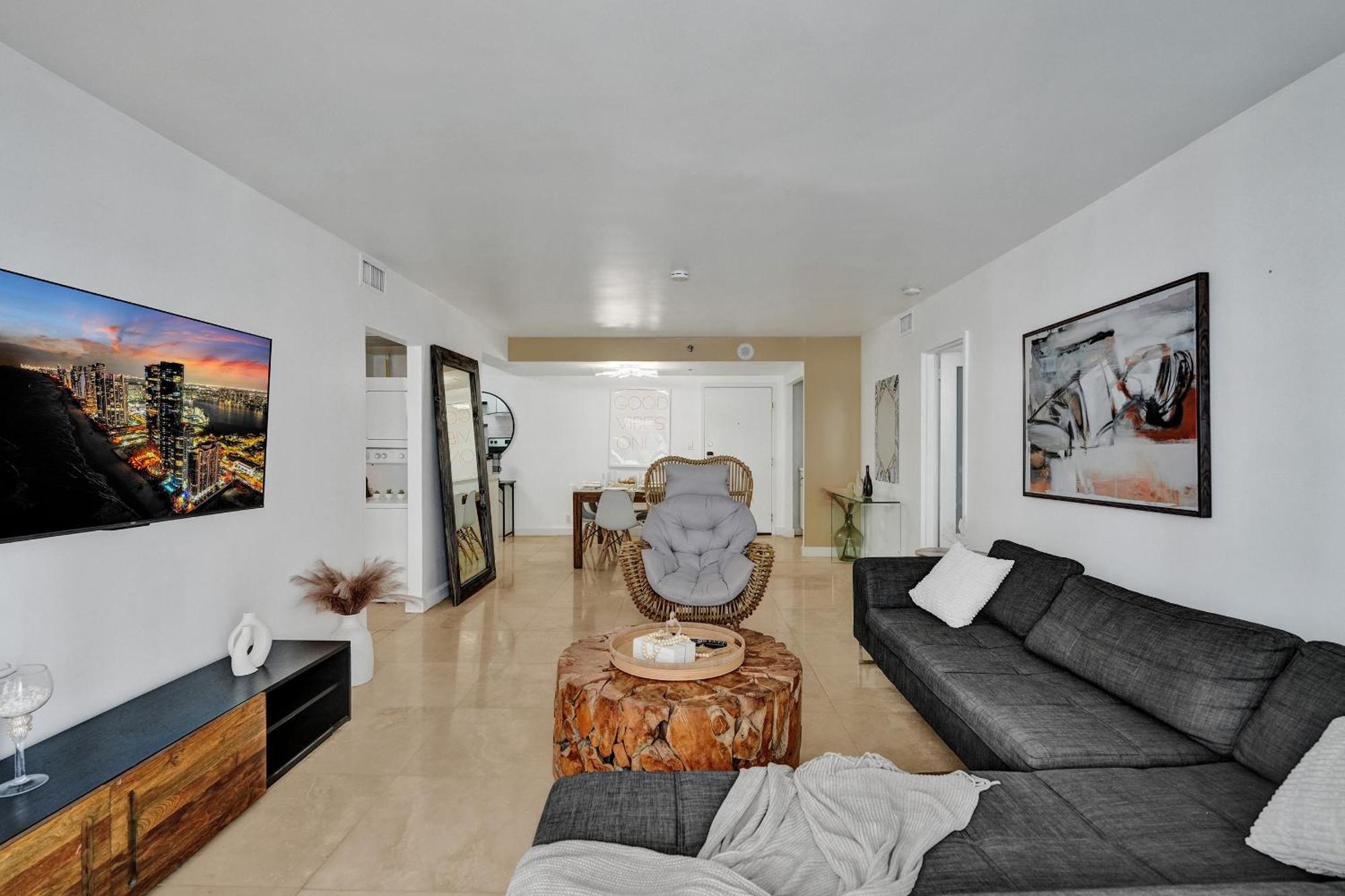 Cozy Beachfront 2 Bdr Miami 1114 Apartment Miami Beach