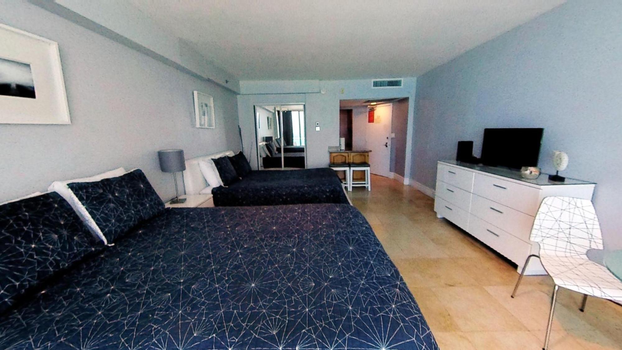 Castle 828 Oceanfront View With Balcony, Pool, Tennis, Access And Free Parking! Casa de férias