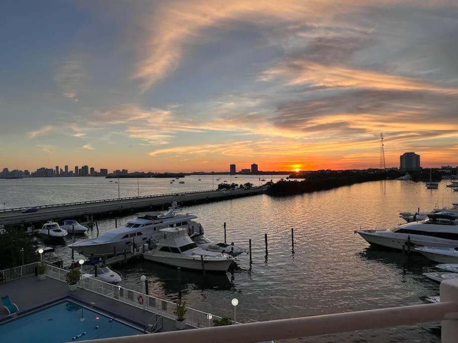 Apartamento Unique Water Views, Free Parking 1bed 1 Bath Rooffornomads 416 *