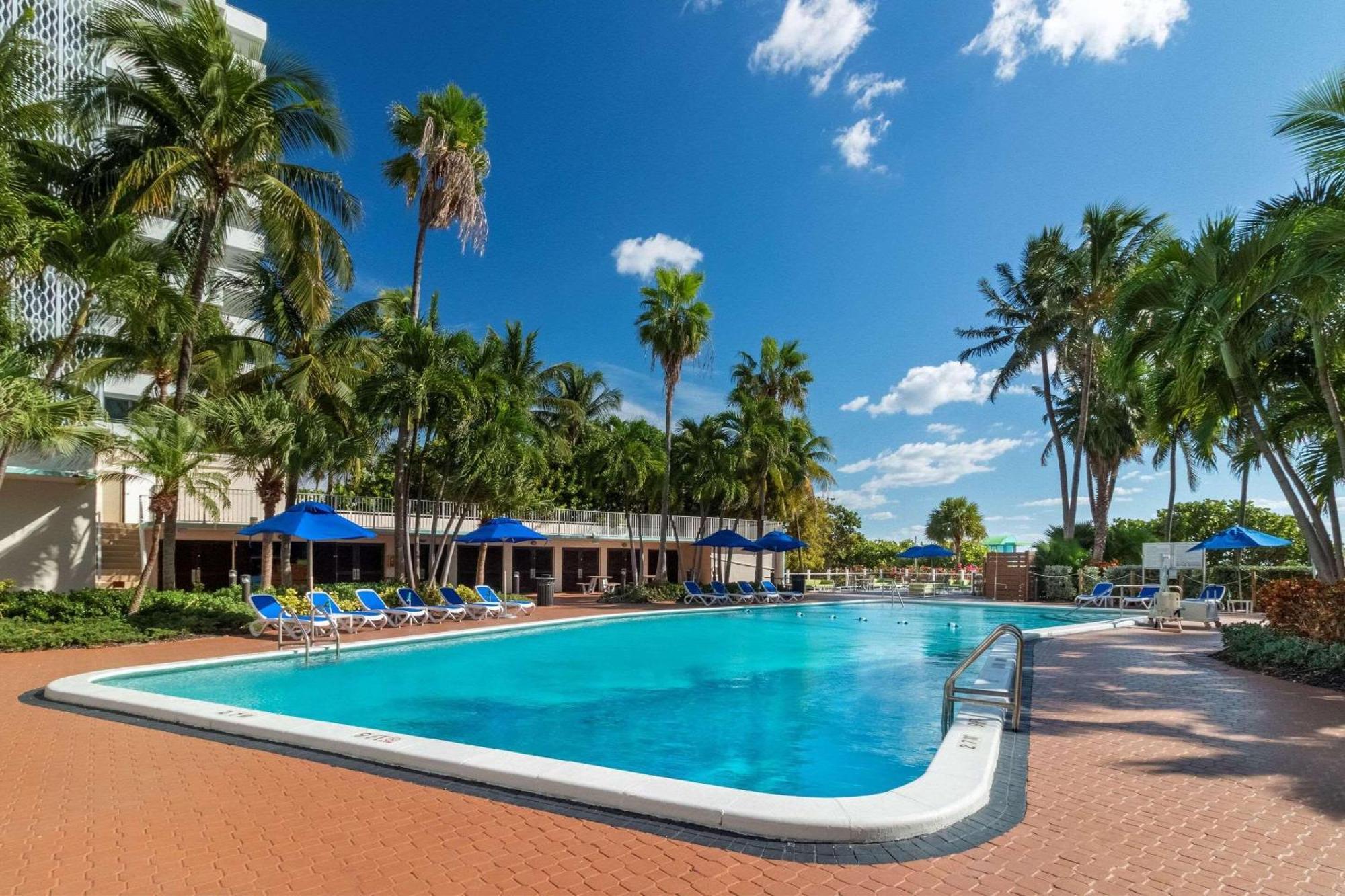 Hotel Radisson Miami 4*