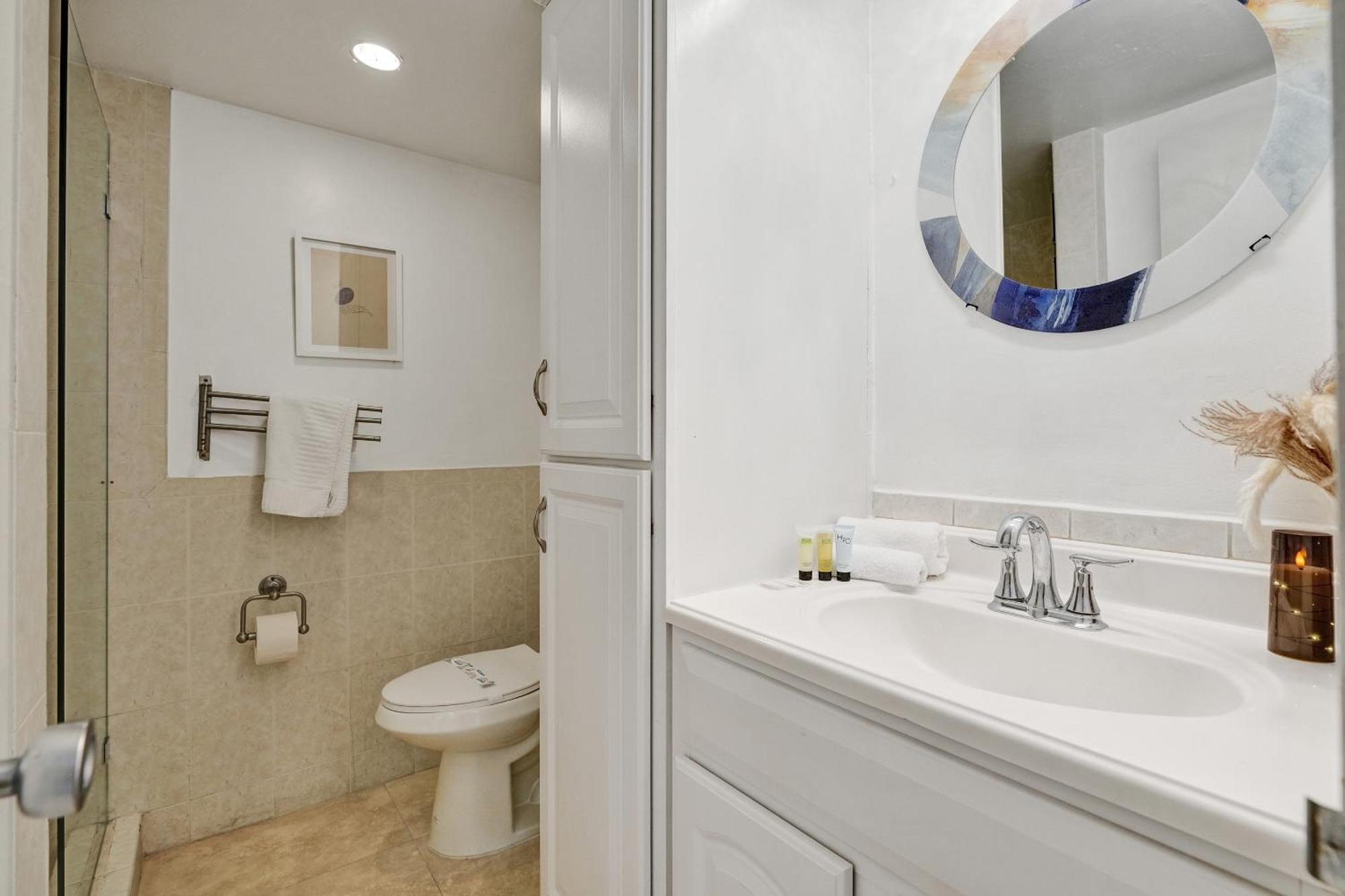 Cozy Beachfront 2 Bdr Miami 1114 * Miami Beach