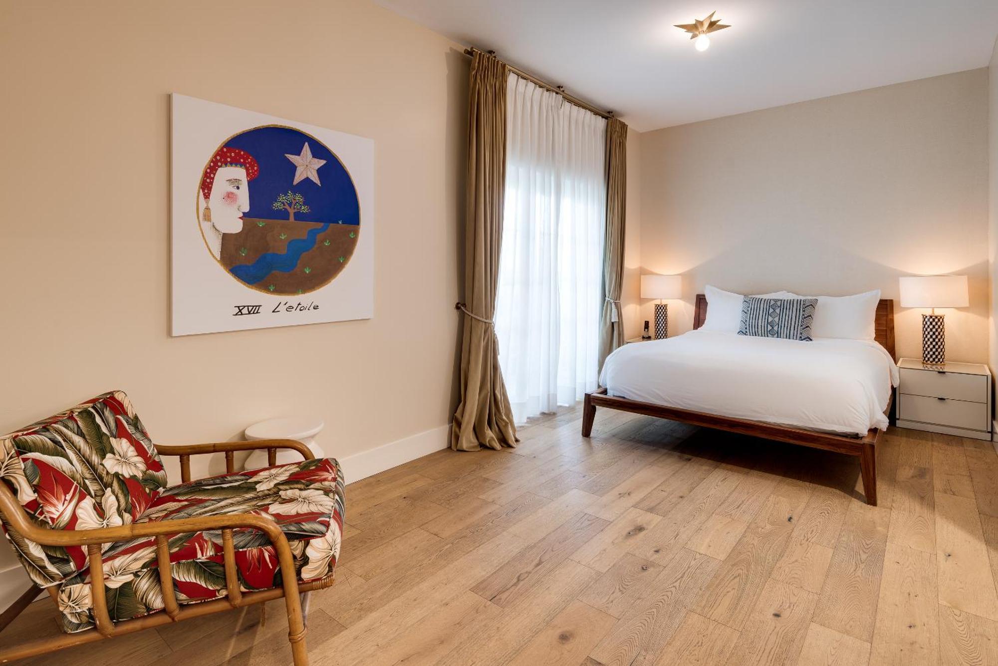 The Savoy & Club 4*