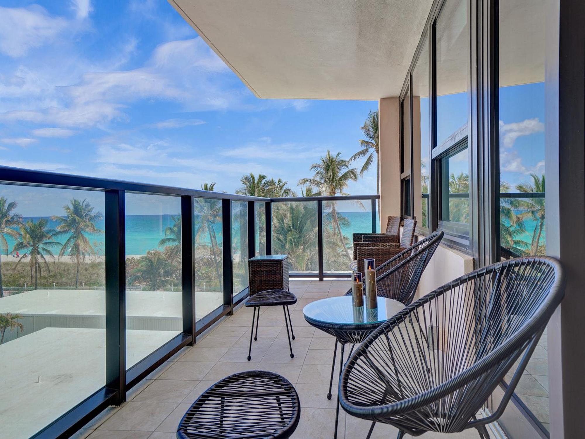 Oceanfront Retreat Service 502 Apartment *
