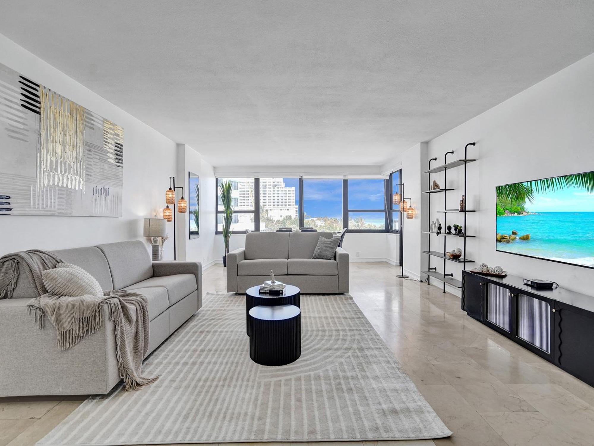 Oceanfront Retreat Service 502 Apartment