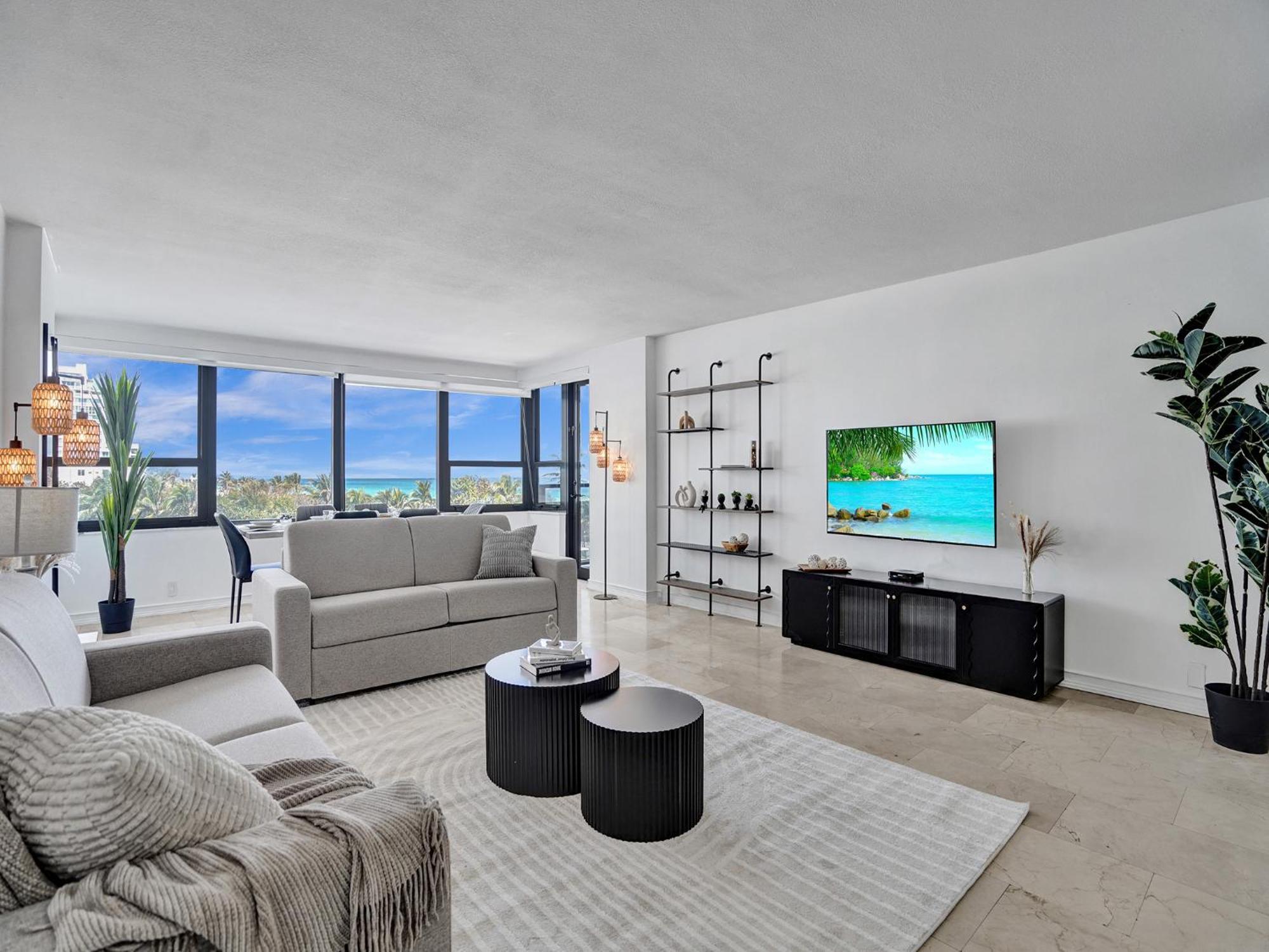 Apartment Oceanfront Retreat Service 502
