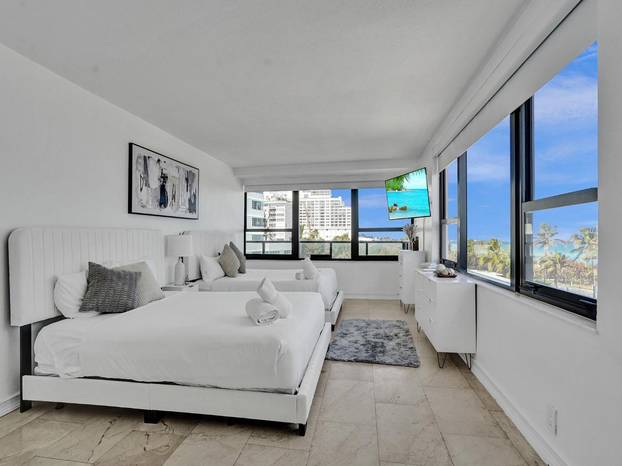 Oceanfront Retreat Service 502 Apartment *