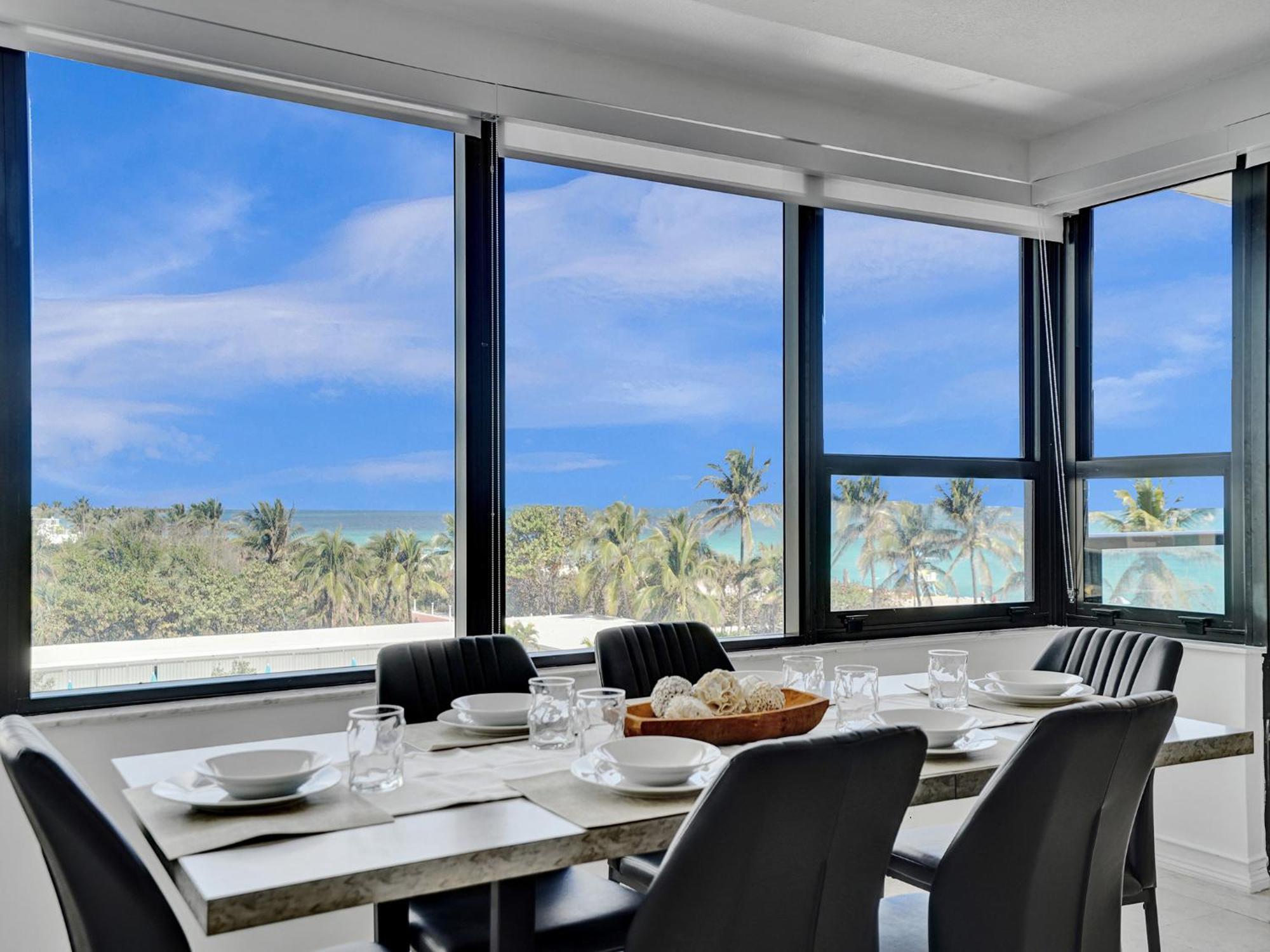 Apartment Oceanfront Retreat Service 502 *