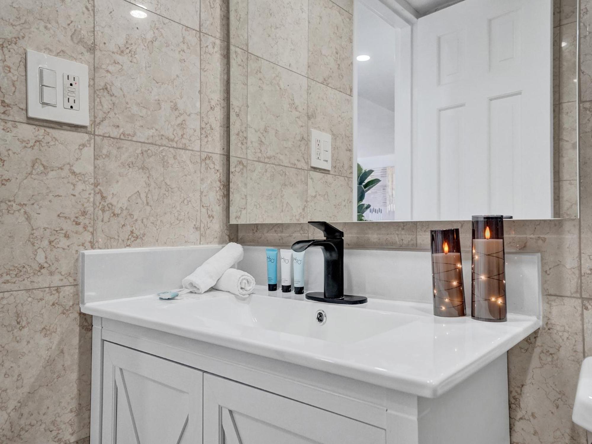 Oceanfront Retreat Service 502 Miami Beach
