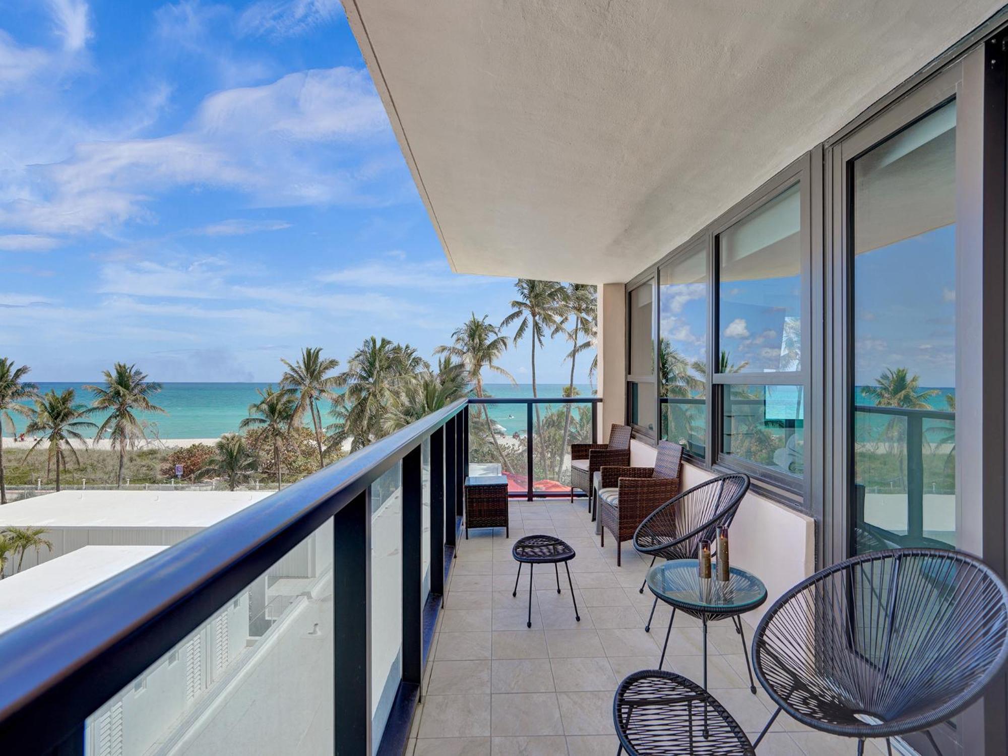 Oceanfront Retreat Service 502 Apartment *