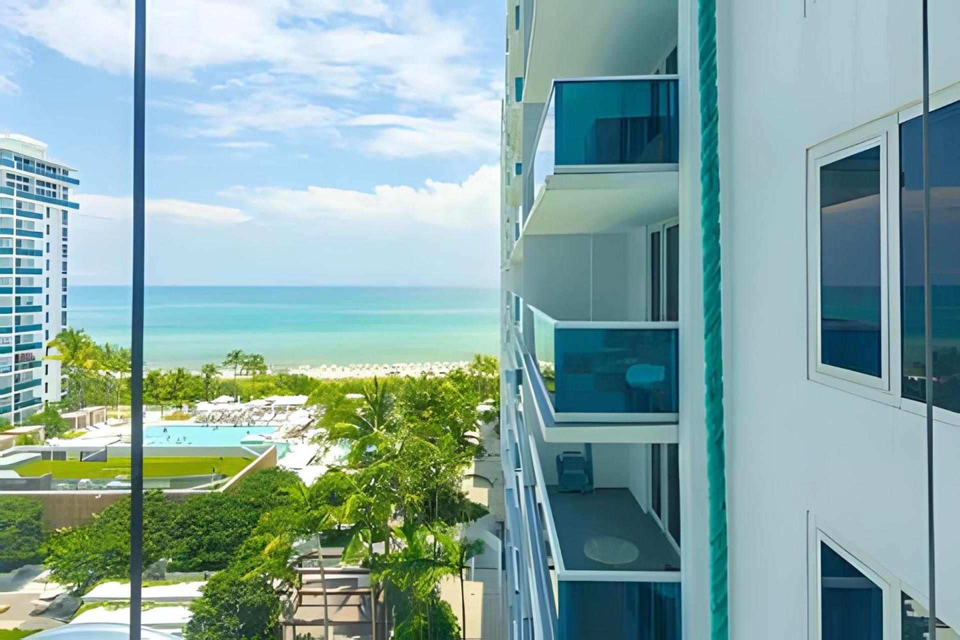 Frente A La Playa South Miami Beach