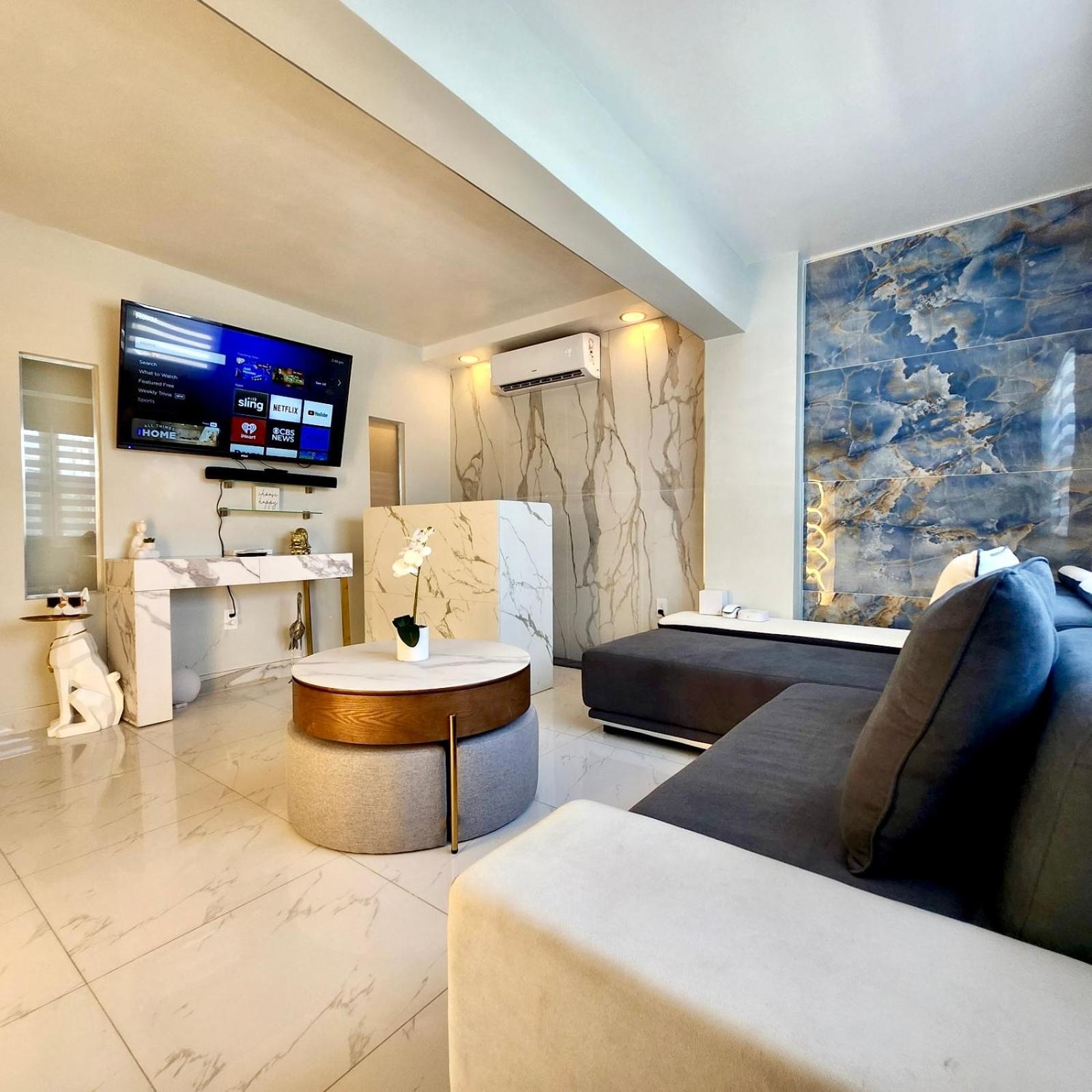 Luxurious Waterfront With Free Parking 5min Drive To Miami Brach * Miami Beach