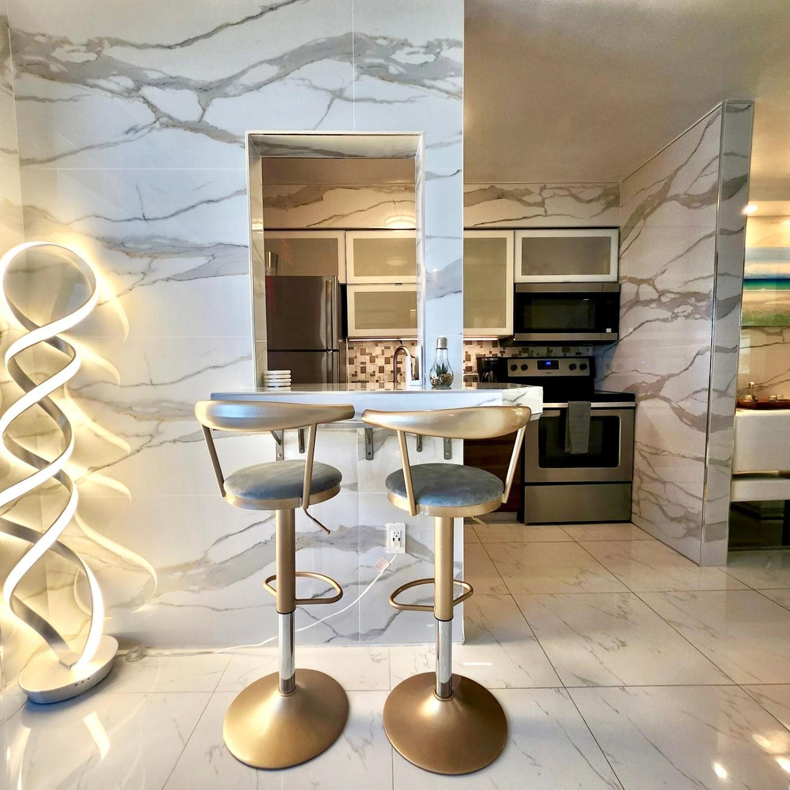 Luxurious Waterfront With Free Parking 5min Drive To Miami Brach Apartment Miami Beach