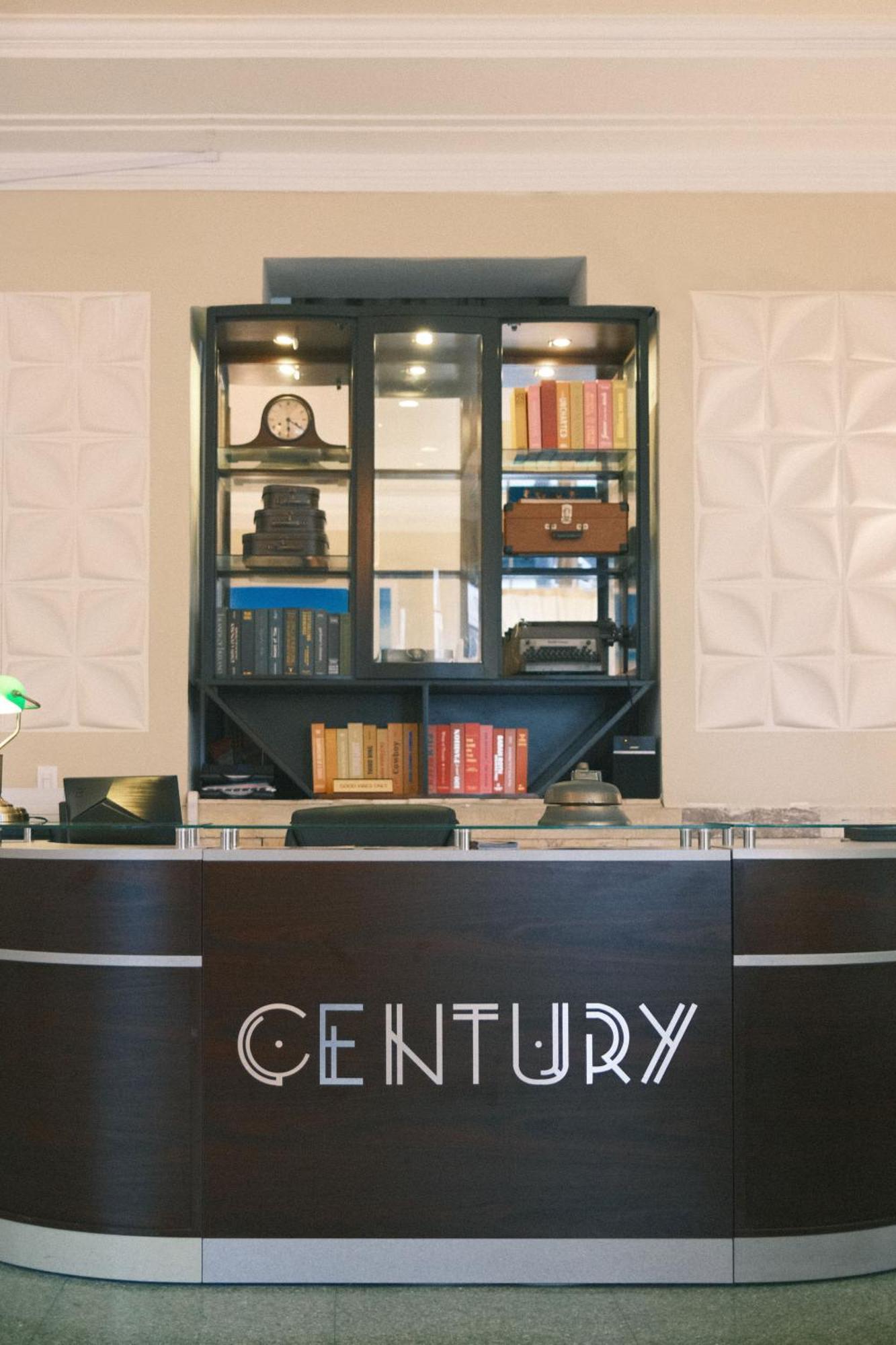 Hotel Century