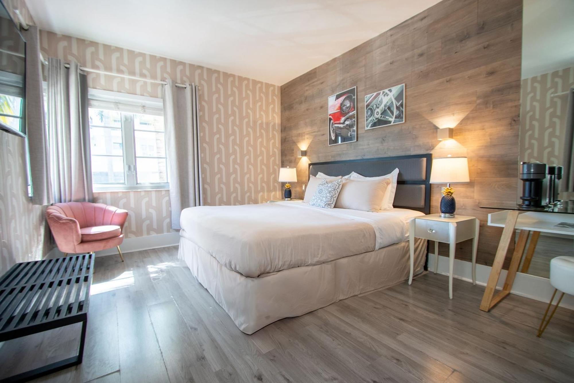 Hotel Century 3*