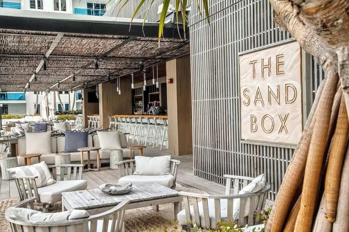 Romantic-5 Star-1br-oceanfront-balcony-south-beach *