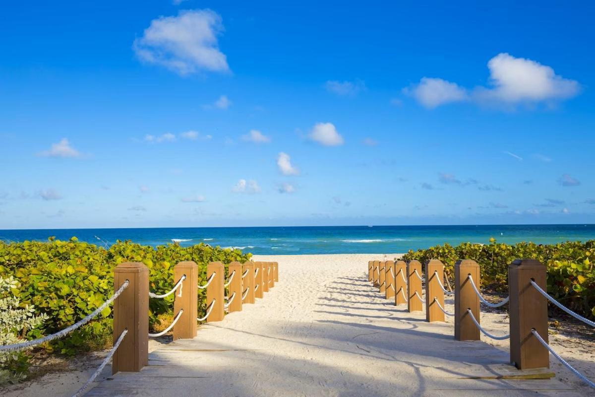 Romantic-5 Star-1br-oceanfront-balcony-south-beach