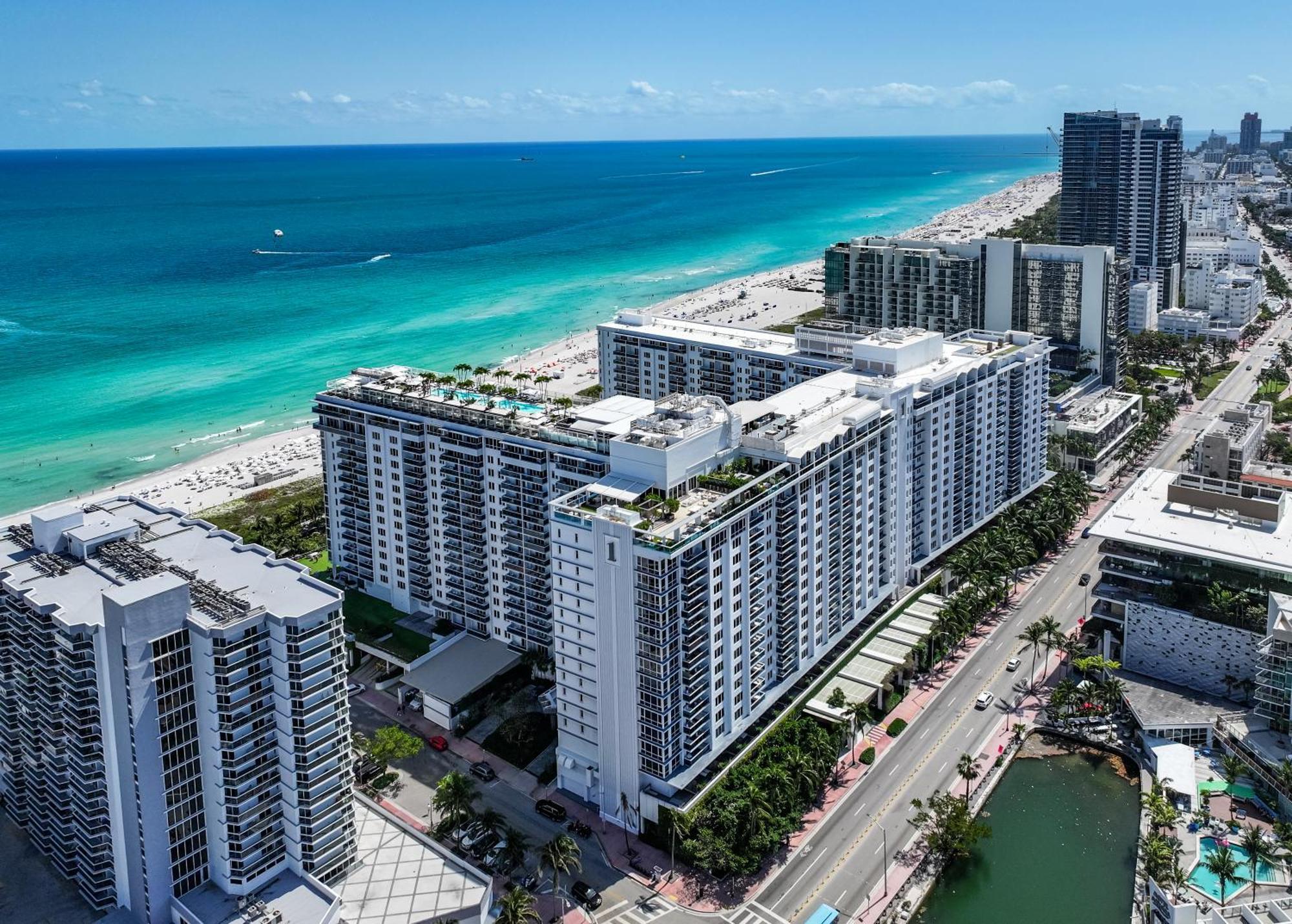 Romantic-5 Star-1br-oceanfront-balcony-south-beach Miami Beach