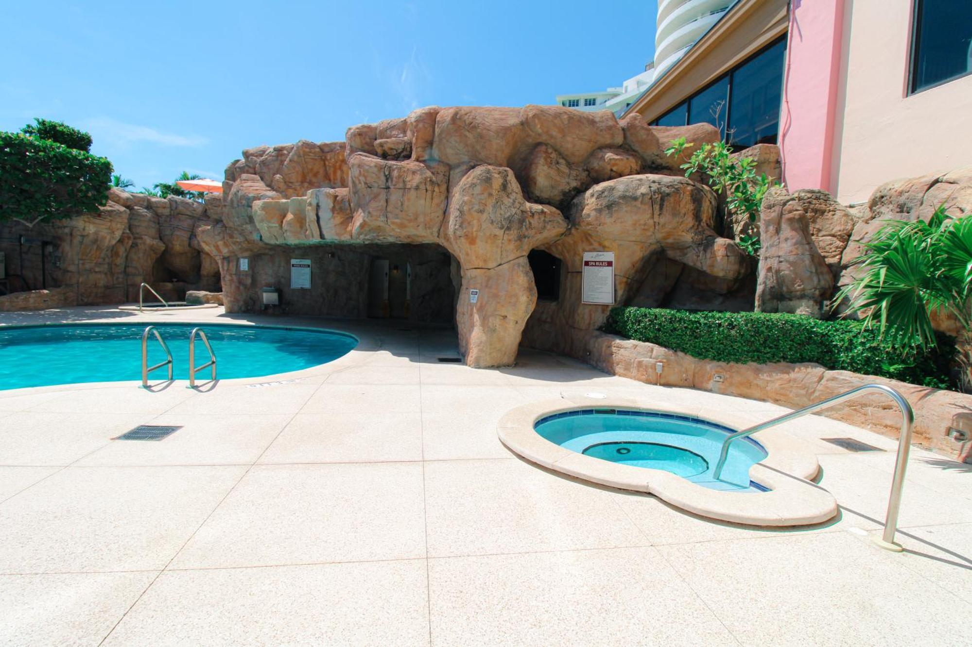 Alexander 1209 Beachfront With 2 Pools , Access, Sauna, Stores Casa de férias *
