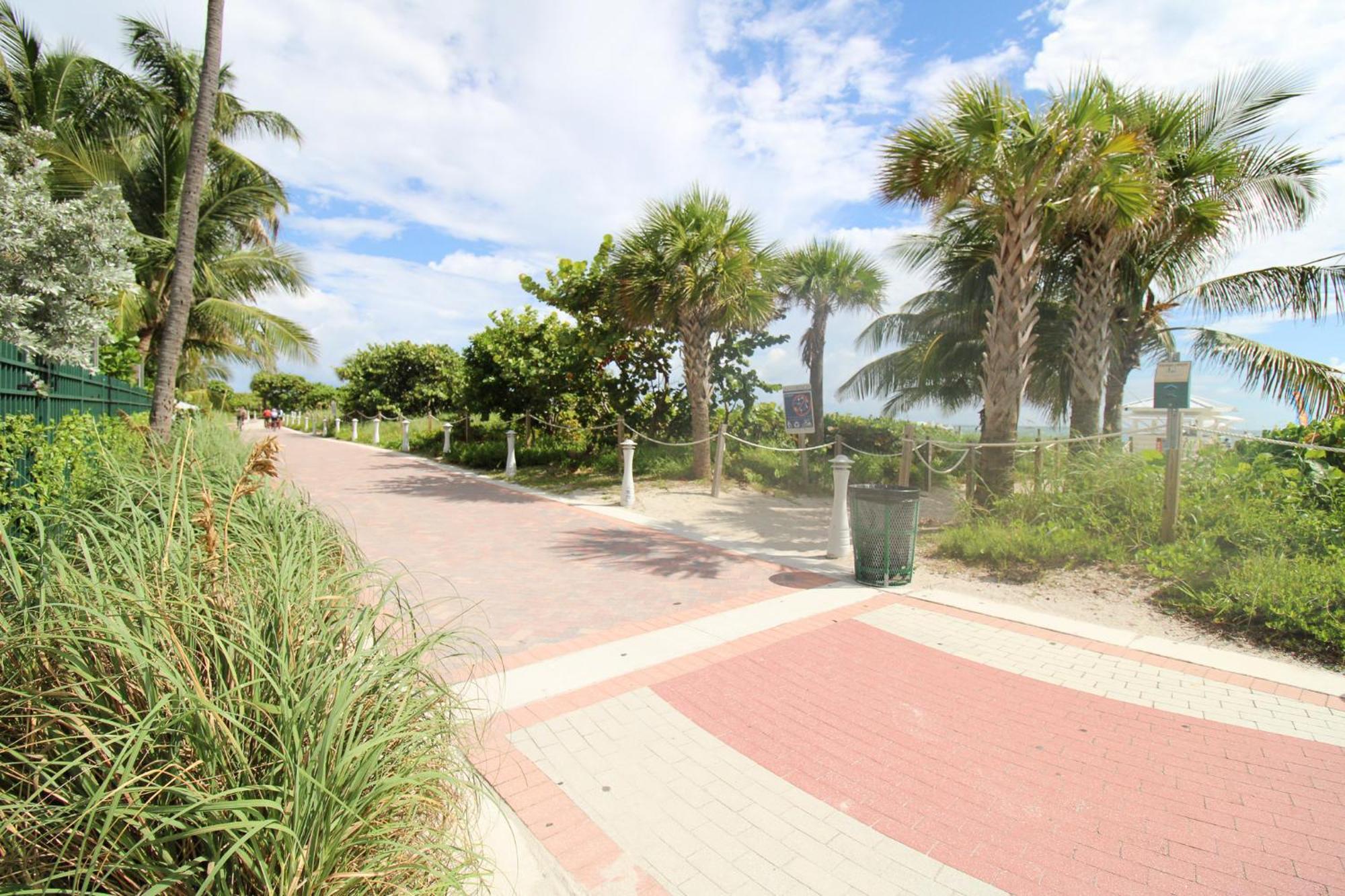 Alexander 1209 Beachfront With 2 Pools , Access, Sauna, Stores Casa de férias