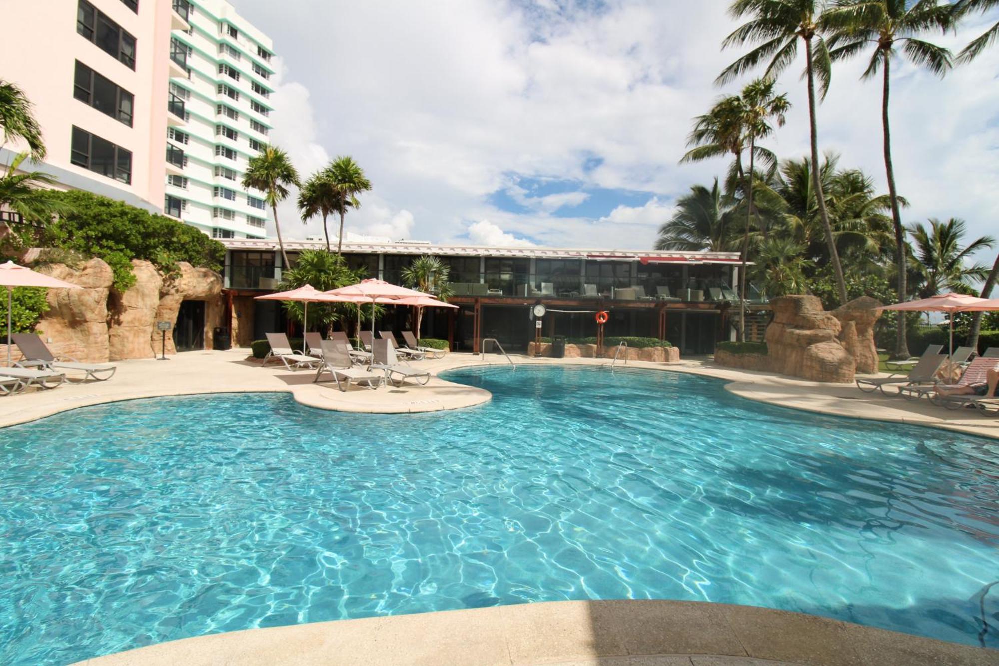 Alexander 1209 Beachfront With 2 Pools , Access, Sauna, Stores Casa de férias