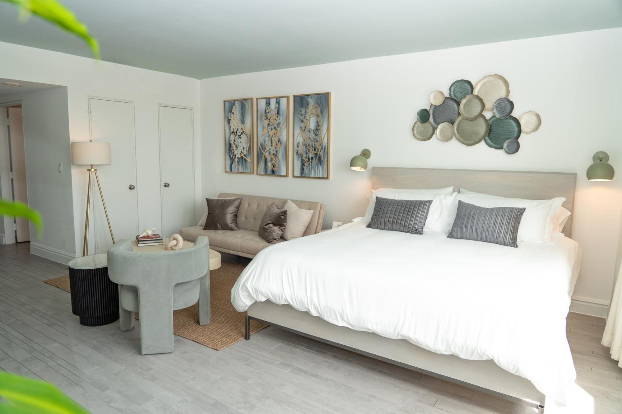 Lux Waterfront Studio South Beach Apartment
