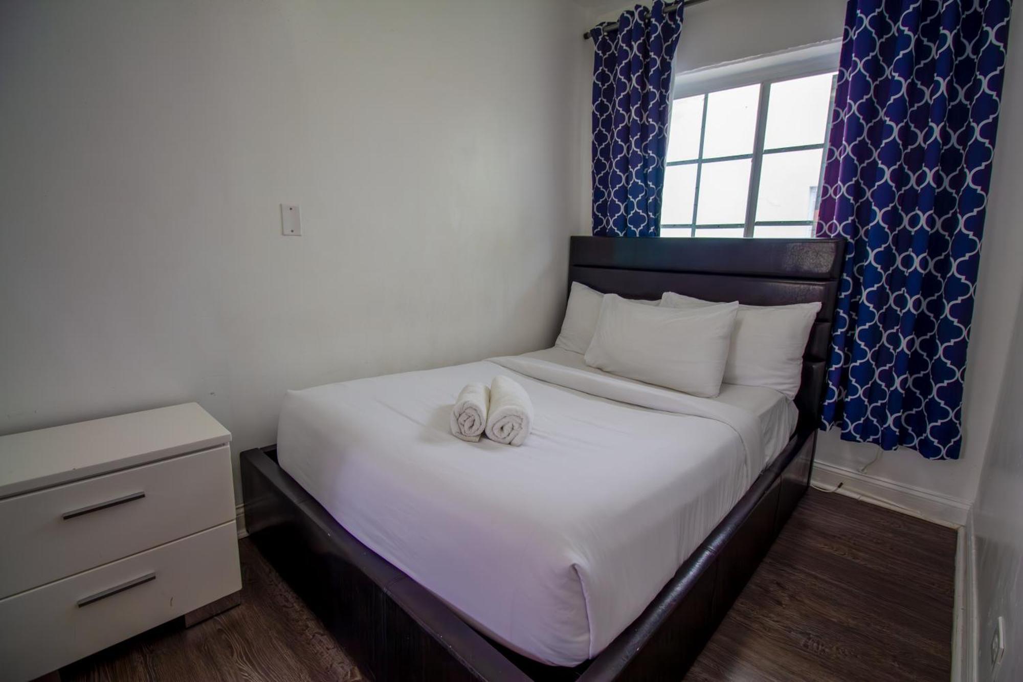 Courtyard Part Of The Oasis Casita Collection Apartment Miami Beach