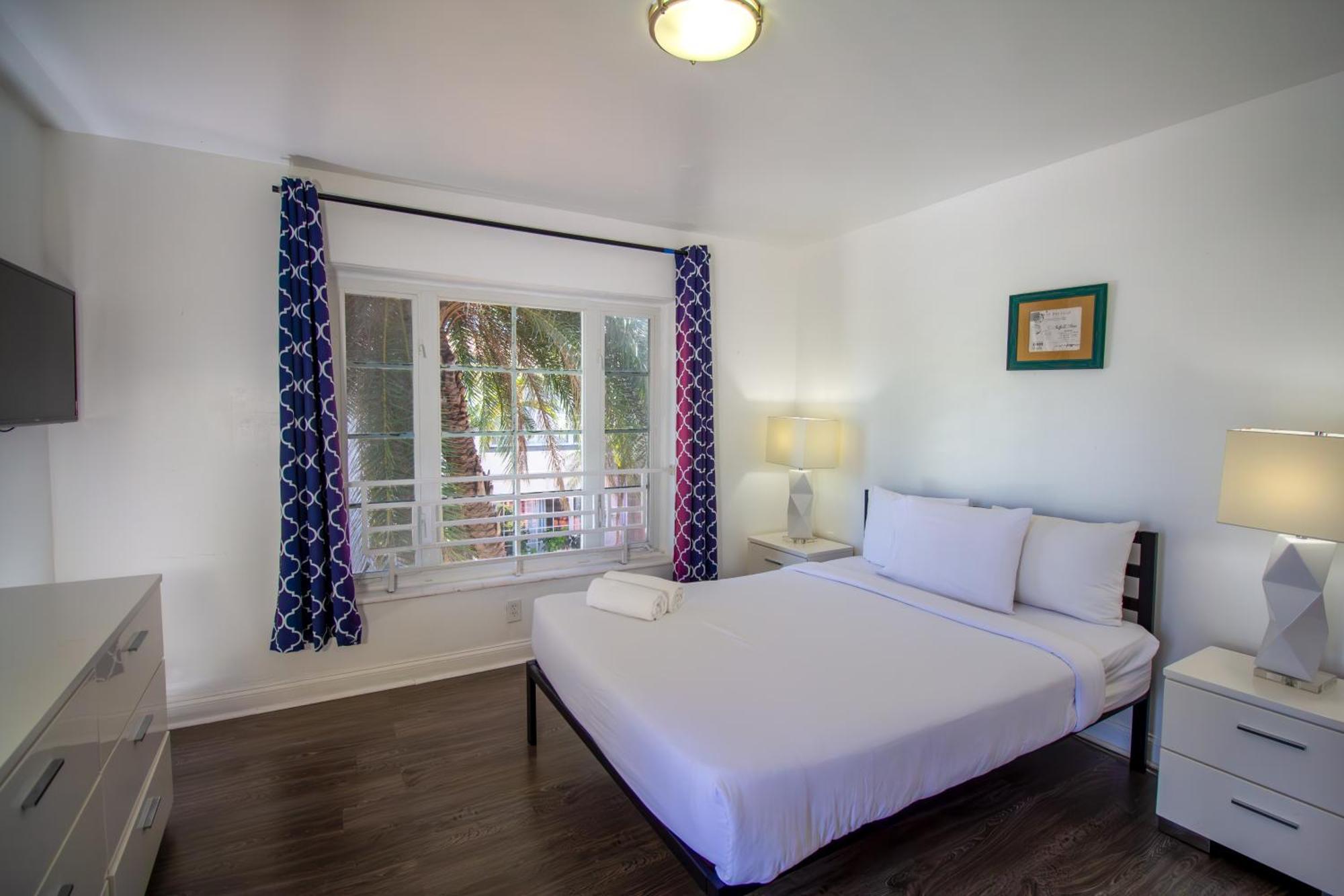 Courtyard Part Of The Oasis Casita Collection Apartment Miami Beach
