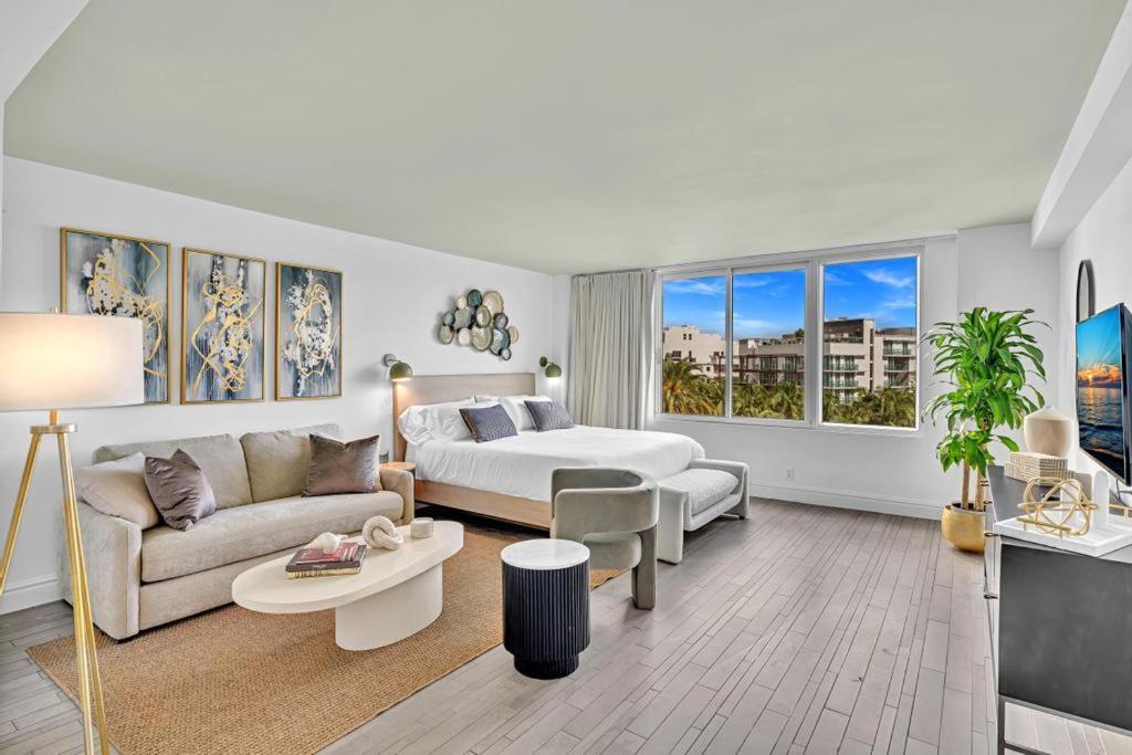 Lux Waterfront Studio South Beach Apartment