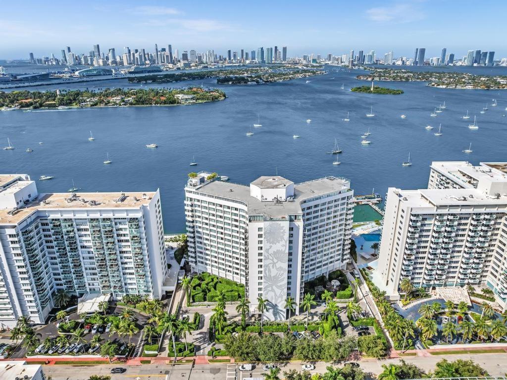 Lux Waterfront Studio South Beach Apartment