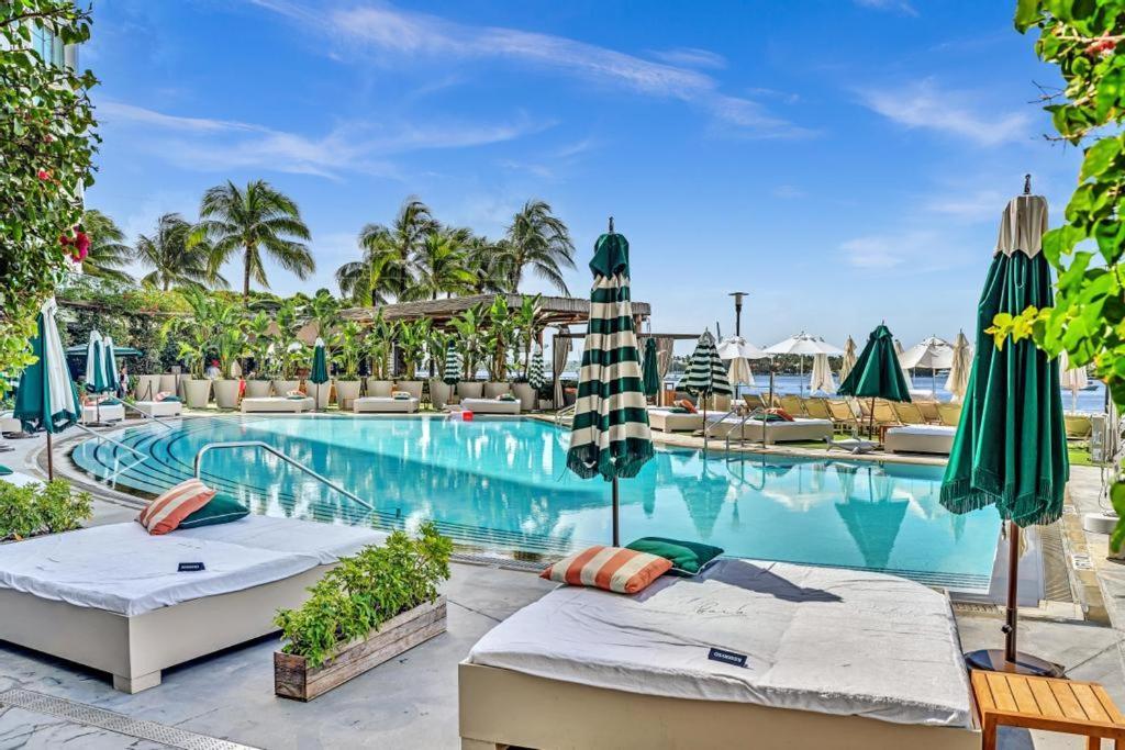 Lux Waterfront Studio South Beach Apartment