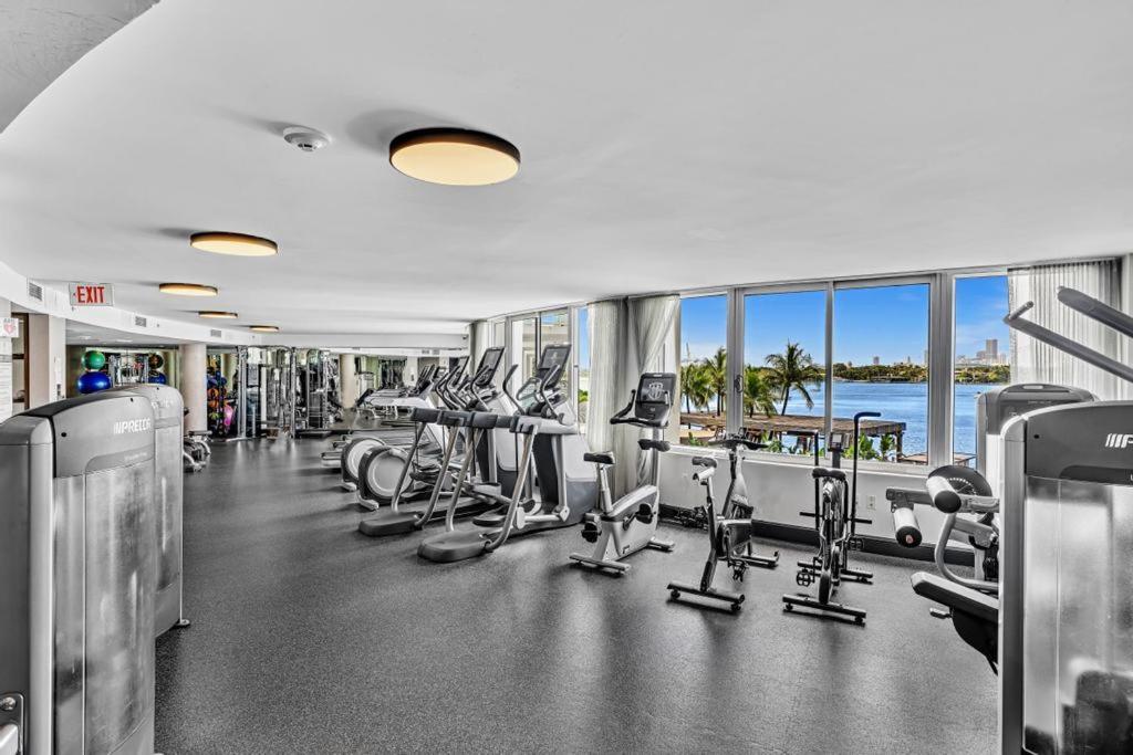 Lux Waterfront Studio South Beach Apartment *