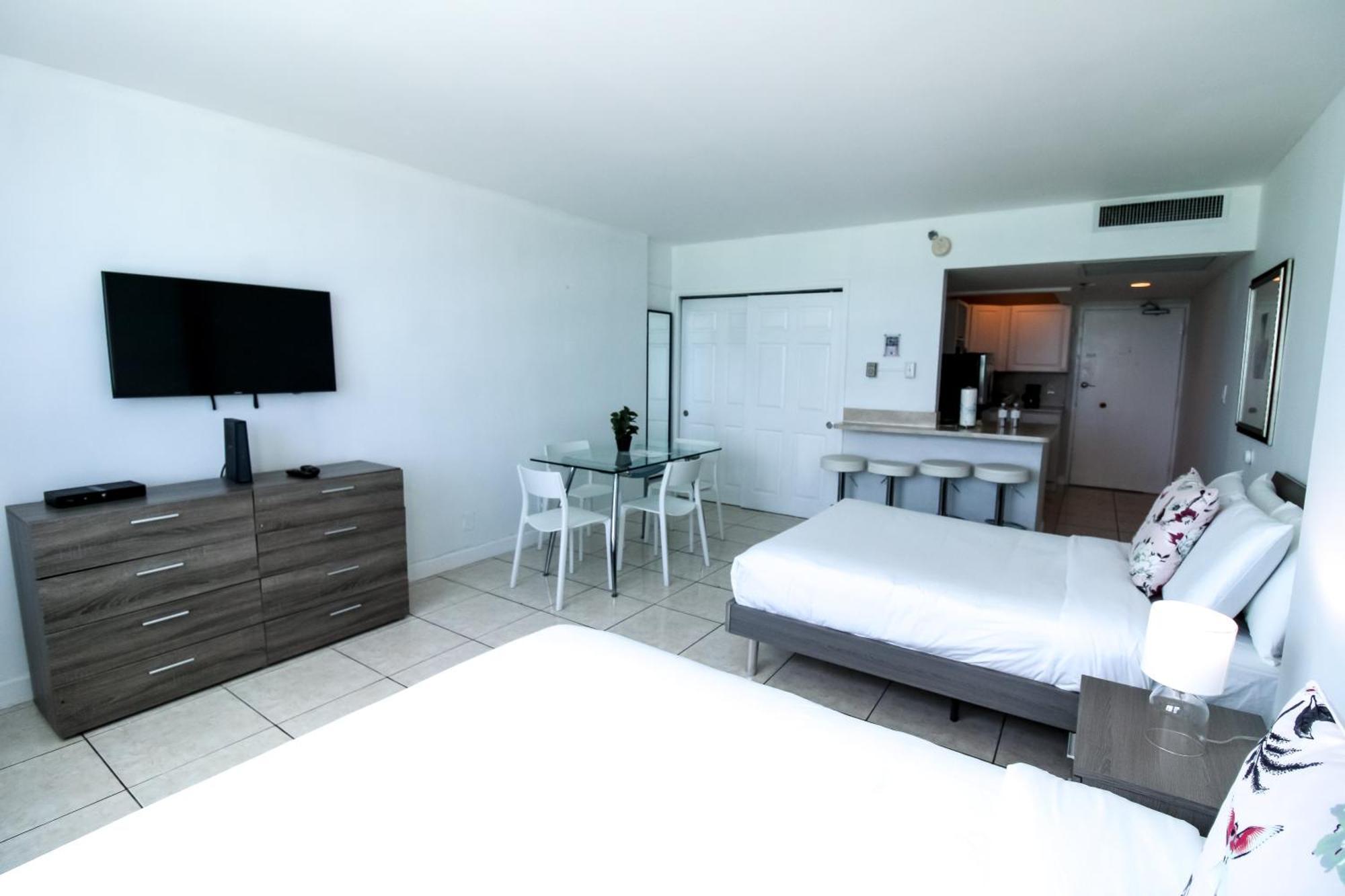 Apartment Castle 603 Oceanview W/ Free Parking, Pool, Access, Tennis, Gym, Restaurants And More!