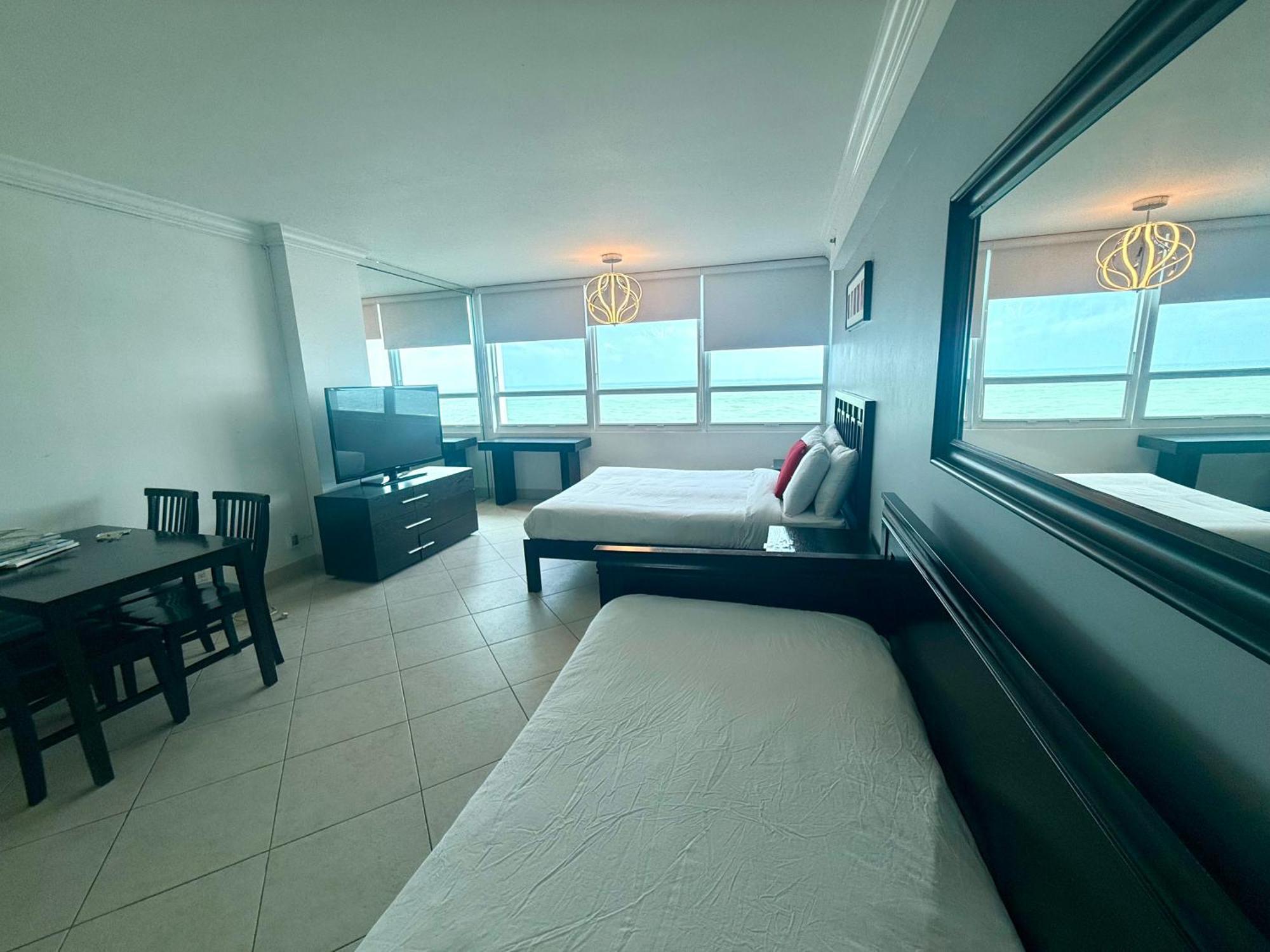 Castle 732 Ocean View With Pool, Tennis, Access, Free Parking *