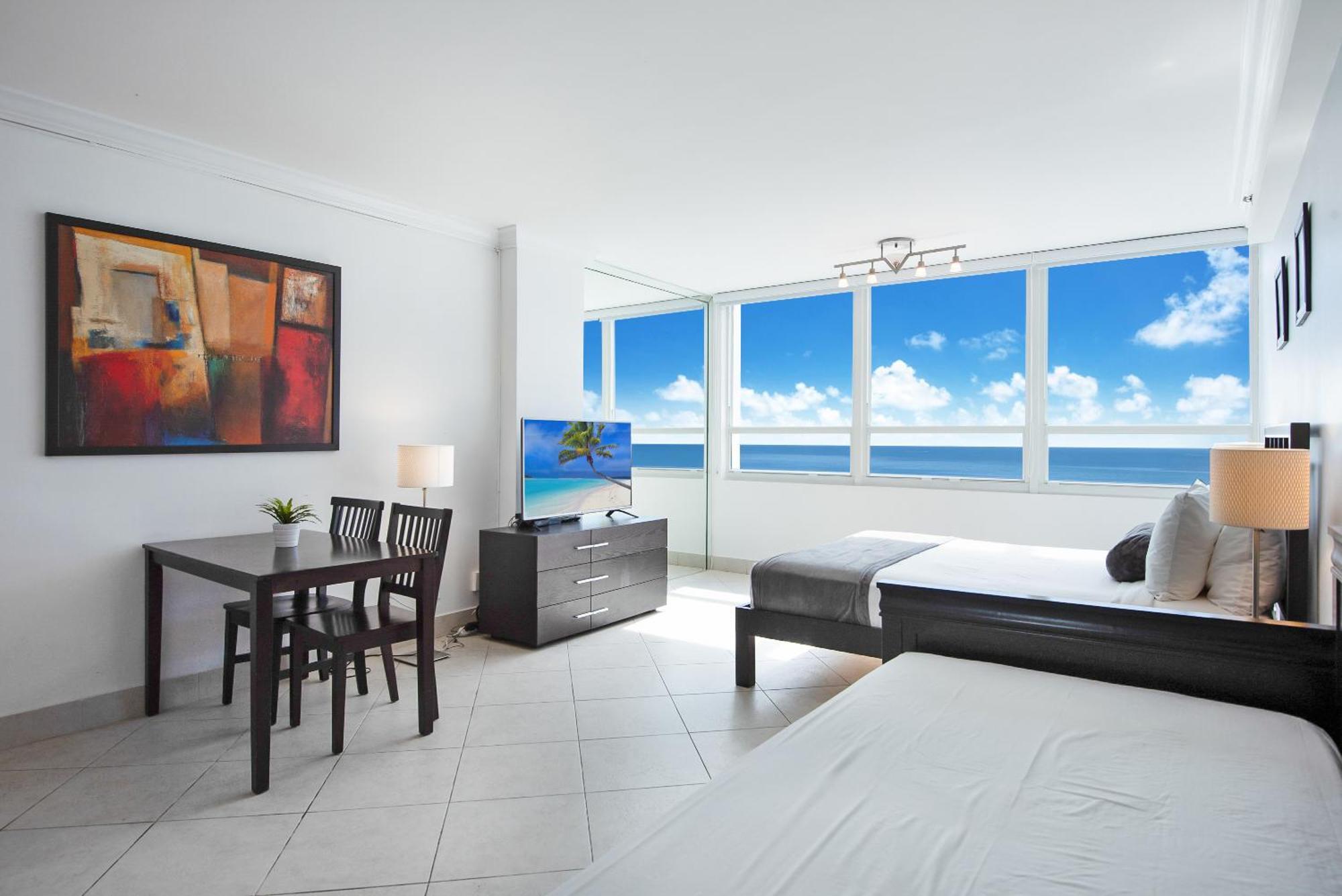Castle 732 Ocean View With Pool, Tennis, Access, Free Parking * Miami Beach
