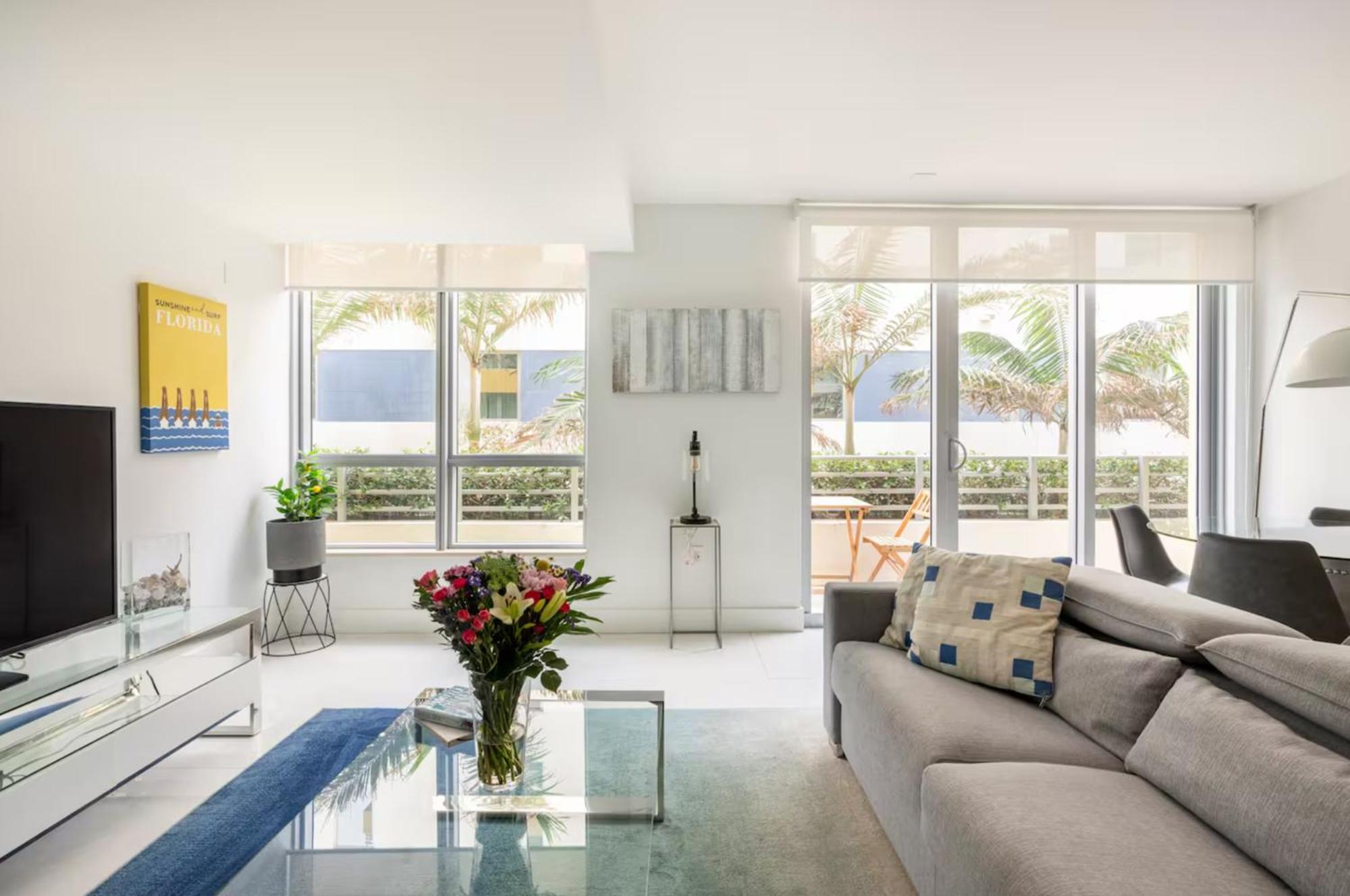 Beachfront Bentley One Bedroom With Balcony And Access Appartamento
