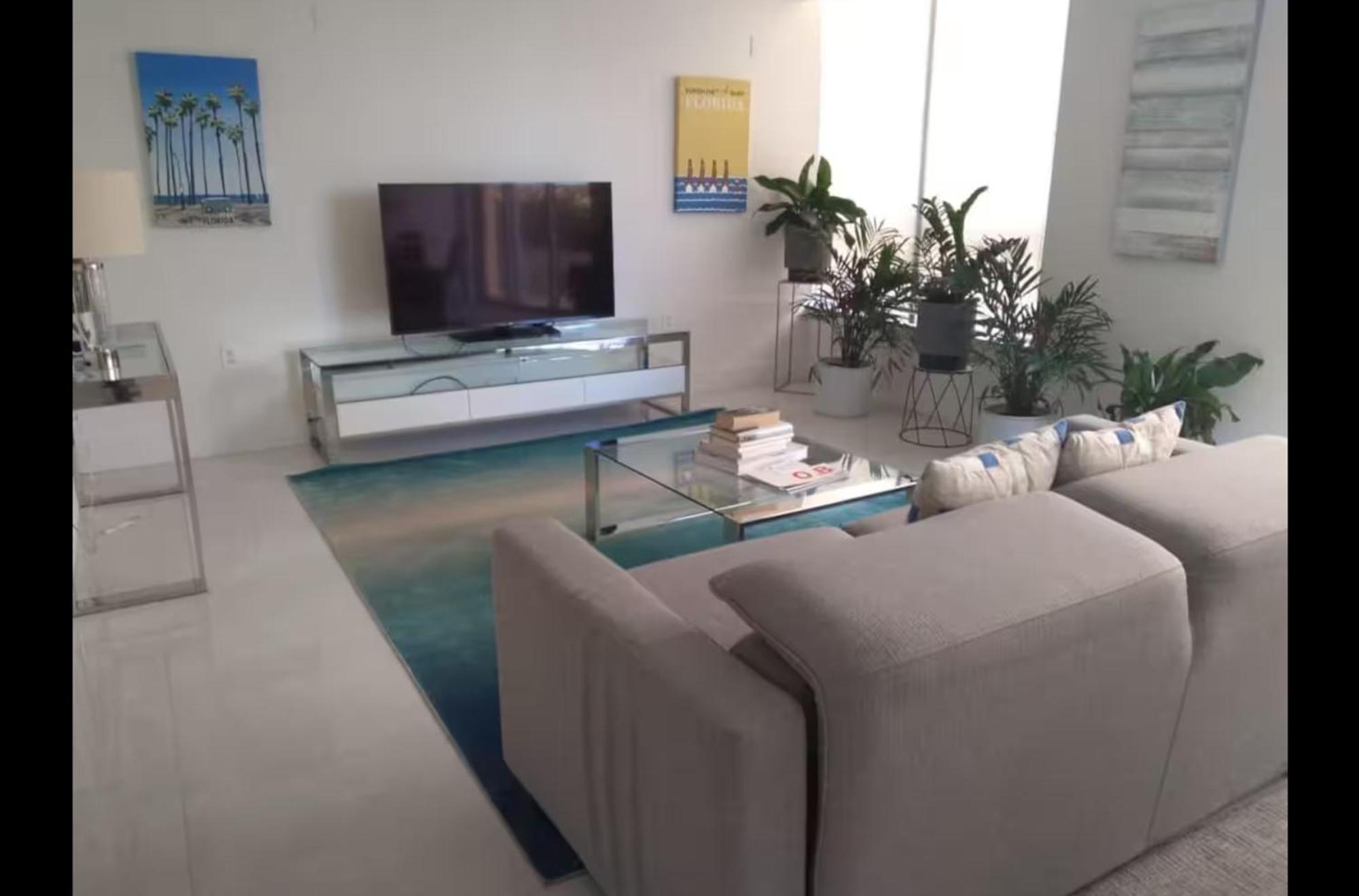 Beachfront Bentley One Bedroom With Balcony And Access Appartamento