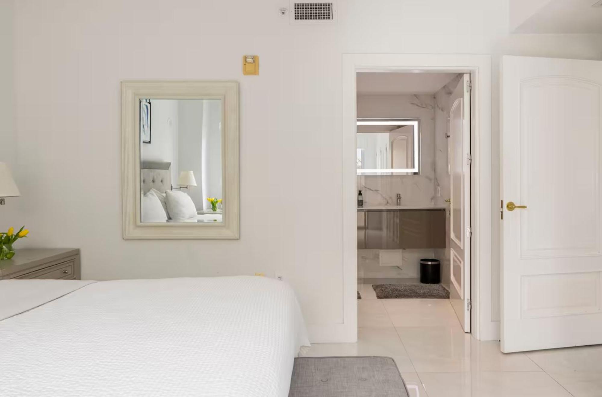 Appartamento Beachfront Bentley One Bedroom With Balcony And Access