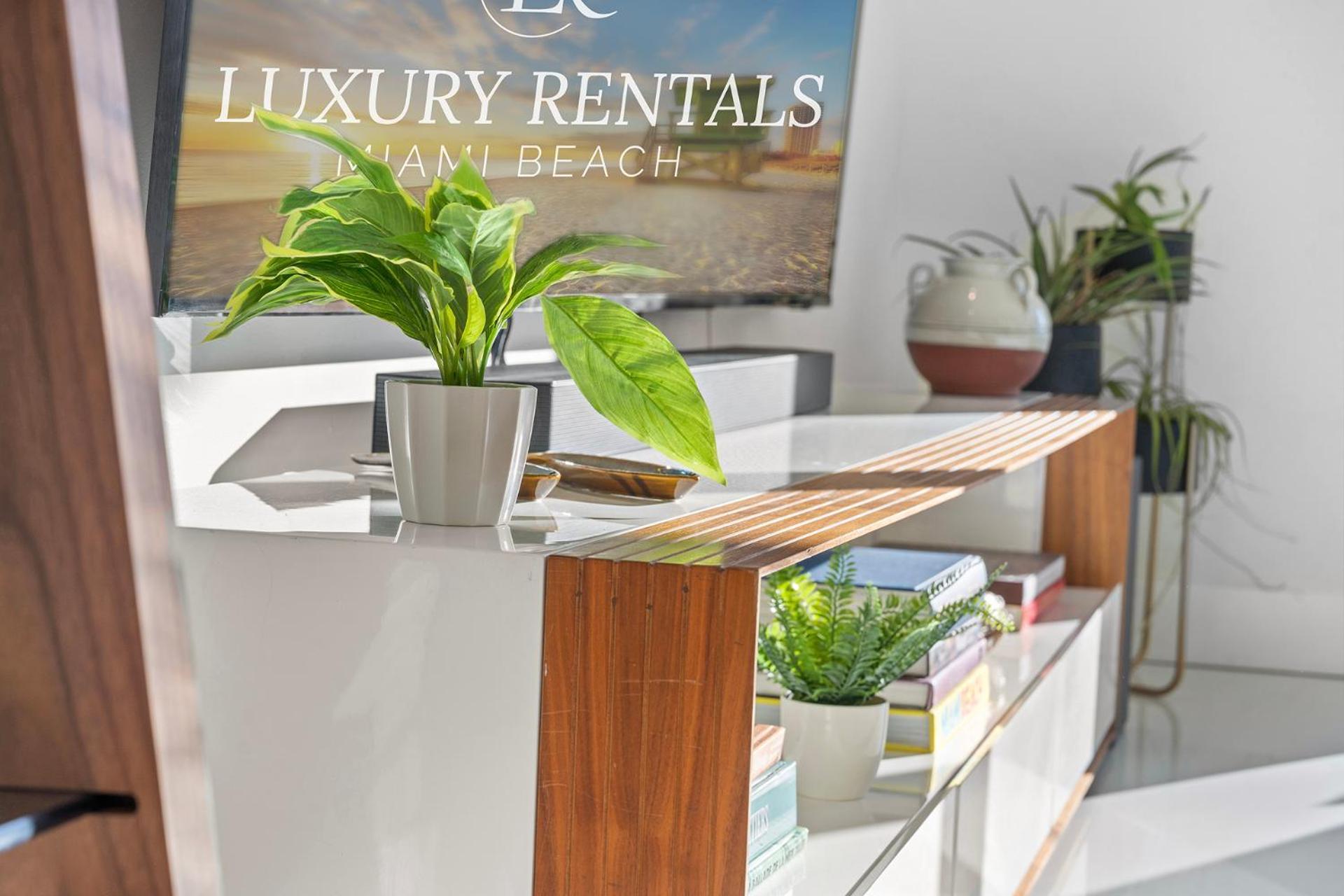 2 Bedroom Private At Roney Palace -1209 Apartment *