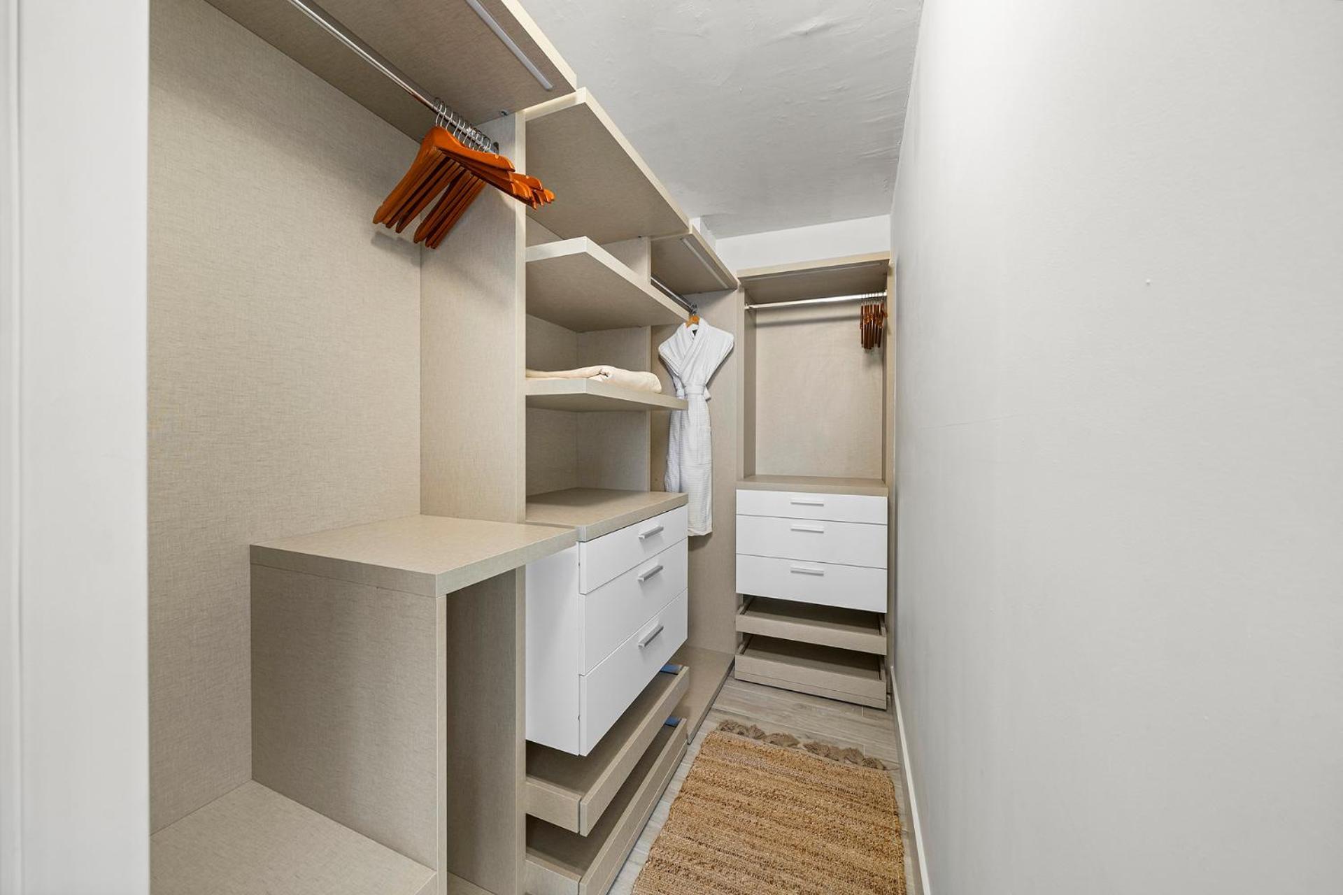 2 Bedroom Private At Roney Palace -1209