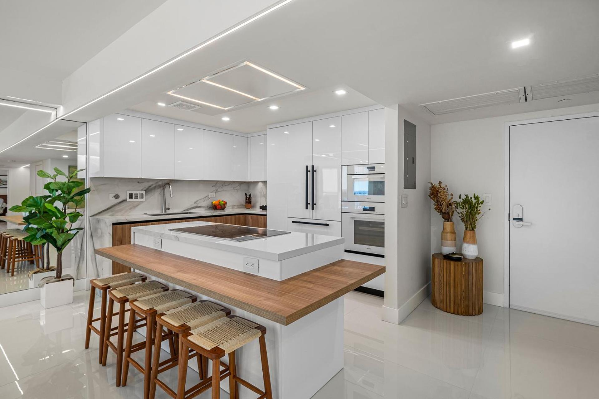 2 Bedroom Private At Roney Palace -1209 *