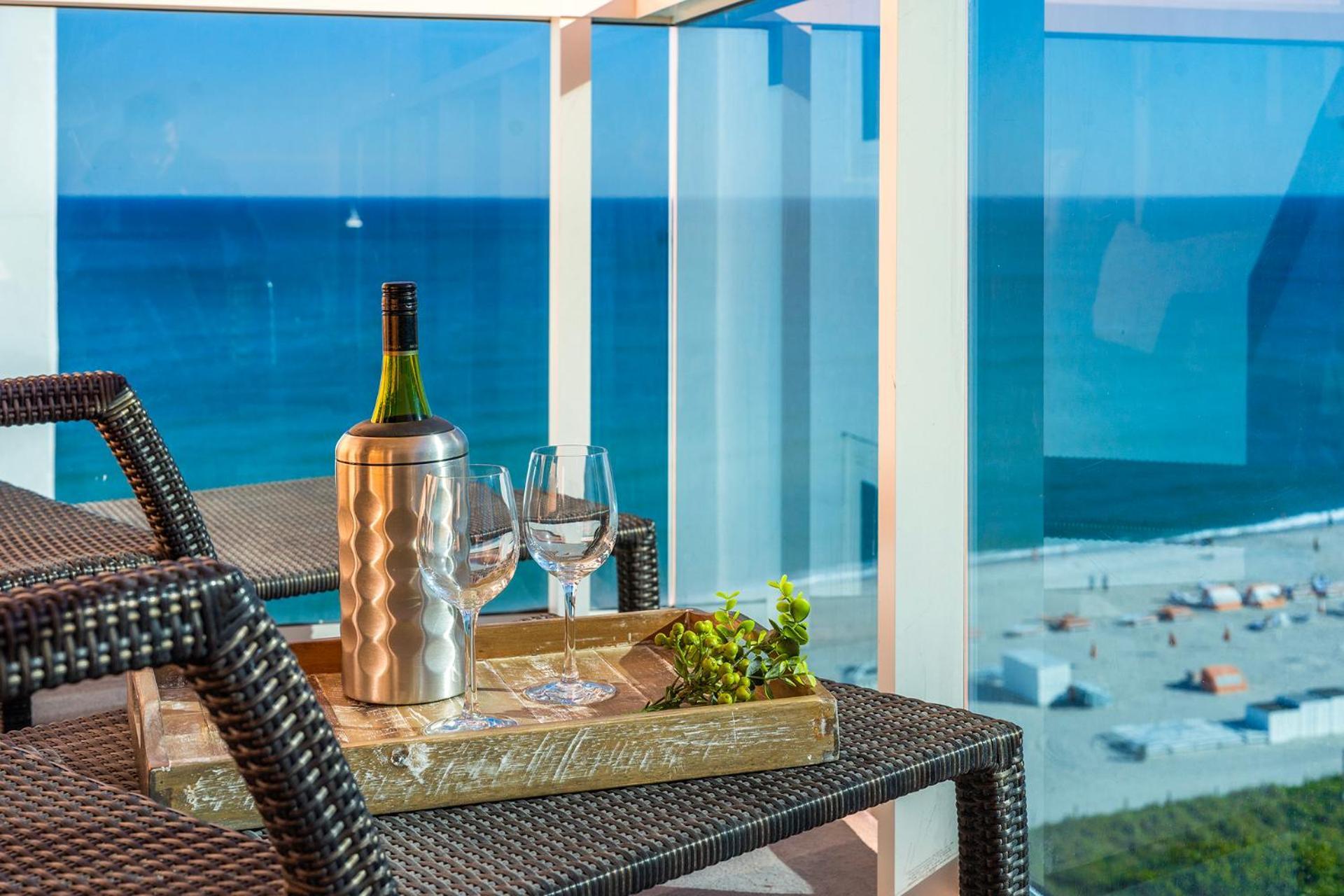 2 Bedroom Private At Roney Palace -1209 Apartment *