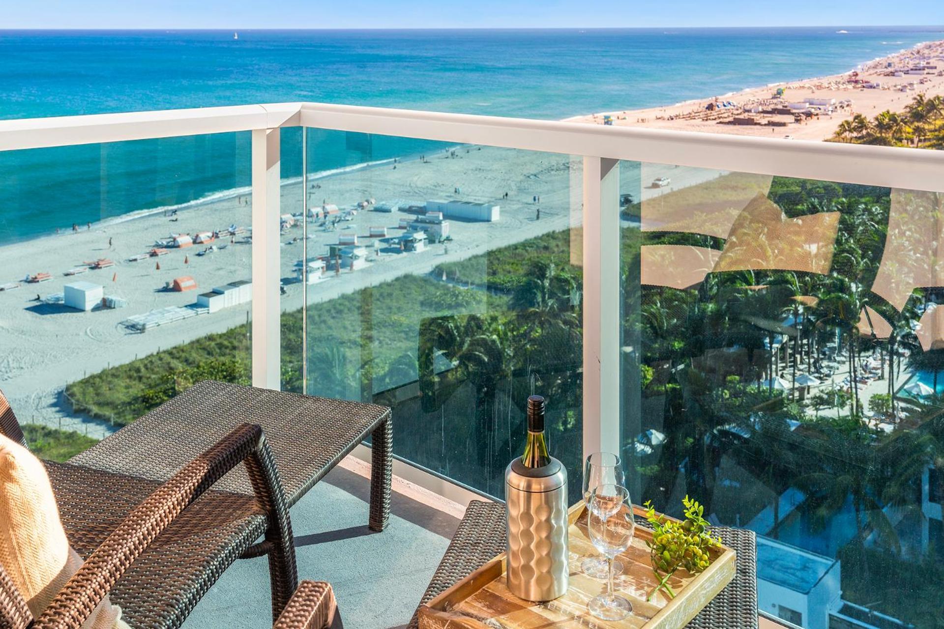 2 Bedroom Private At Roney Palace -1209 * Miami Beach