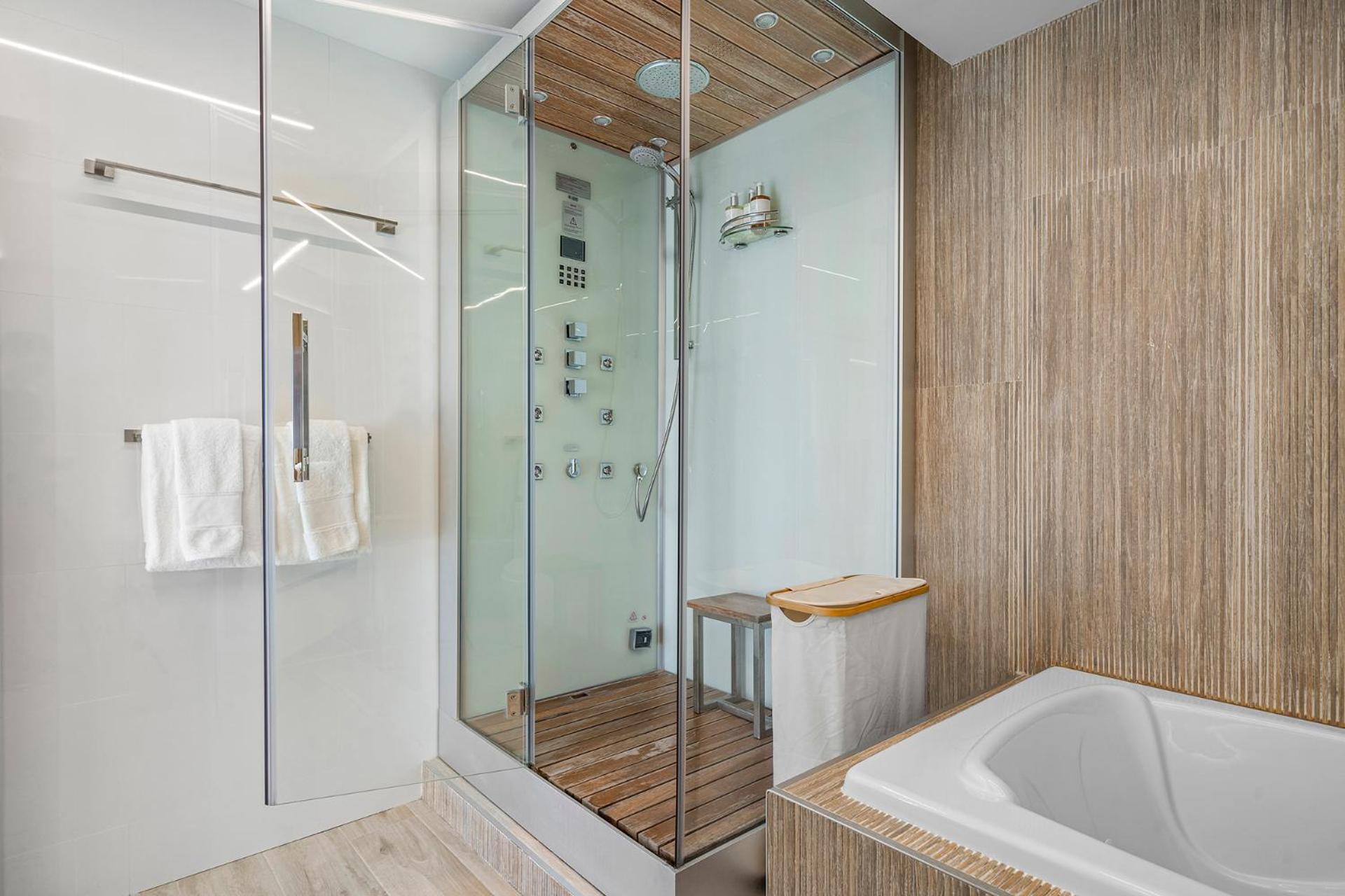 2 Bedroom Private At Roney Palace -1209 Apartment