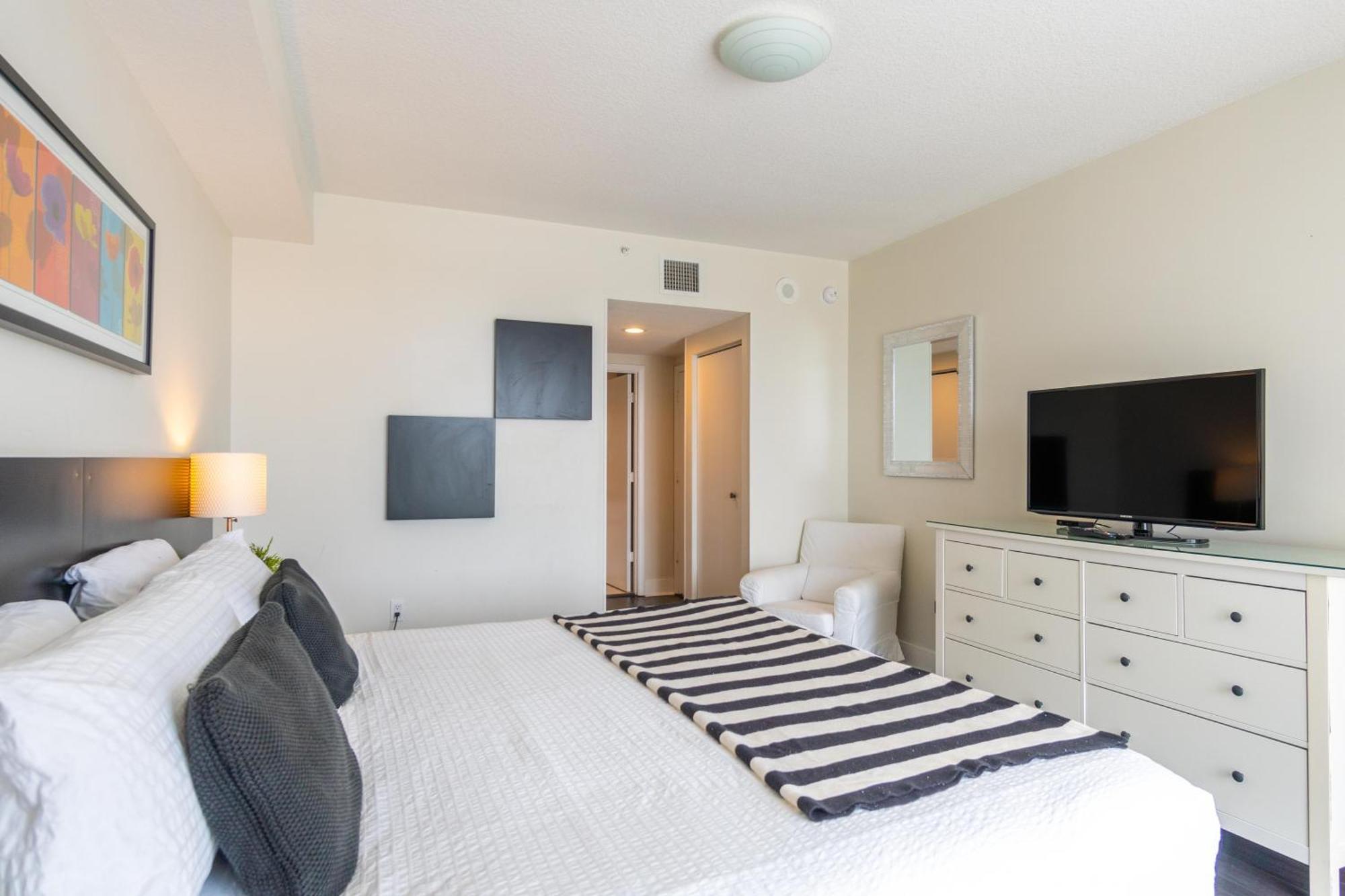 Golden Bay 32 Apartment *