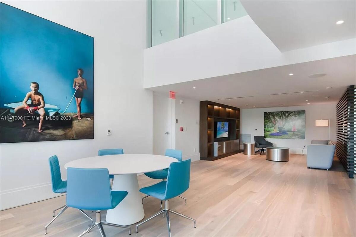 Apt Ocean View Private Beach * Miami Beach
