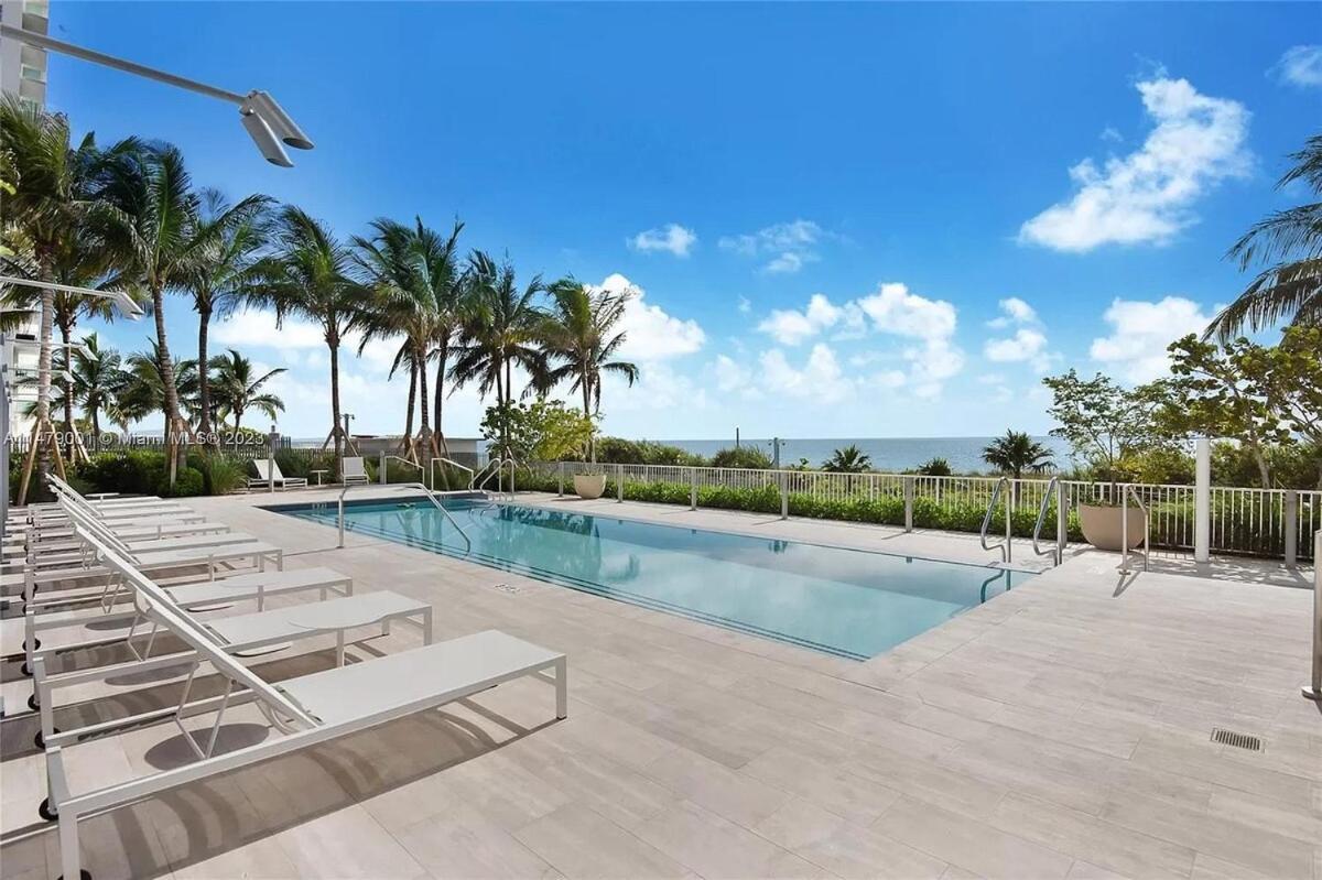 Apt Ocean View Private Beach Appartamento *