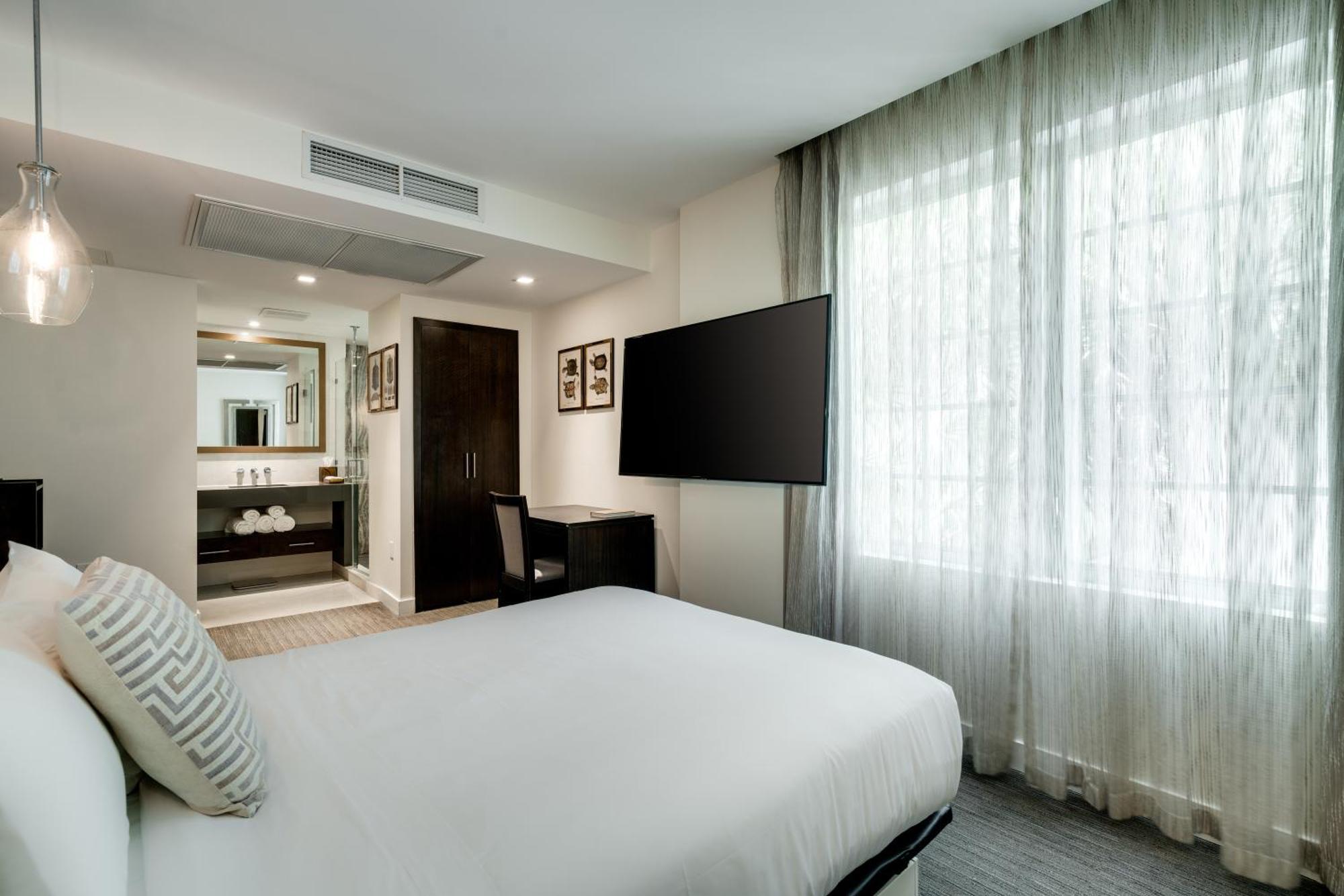 Iberostar Waves Berkeley Shore Hotel 4*